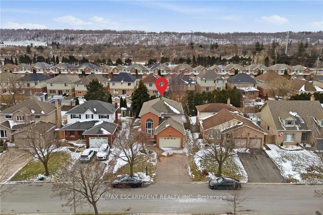 12 Sumner Crescent