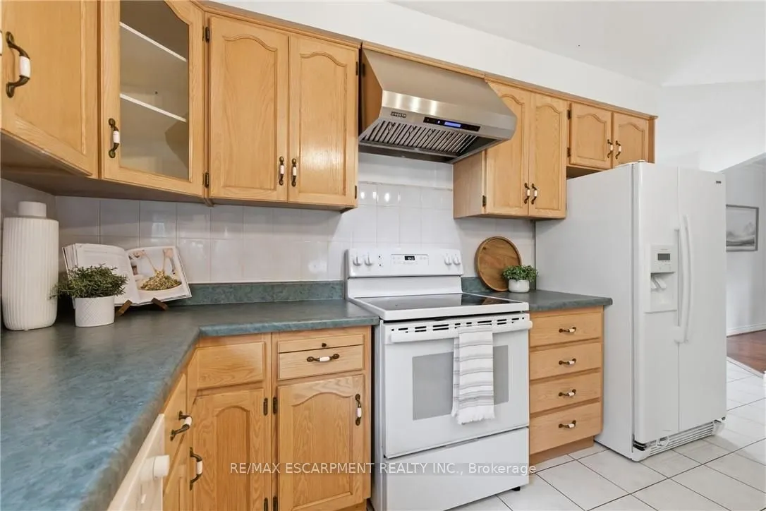 12 Sumner Crescent