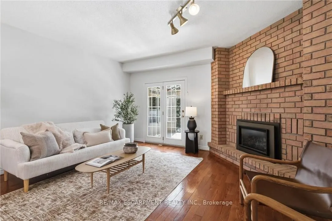 12 Sumner Crescent