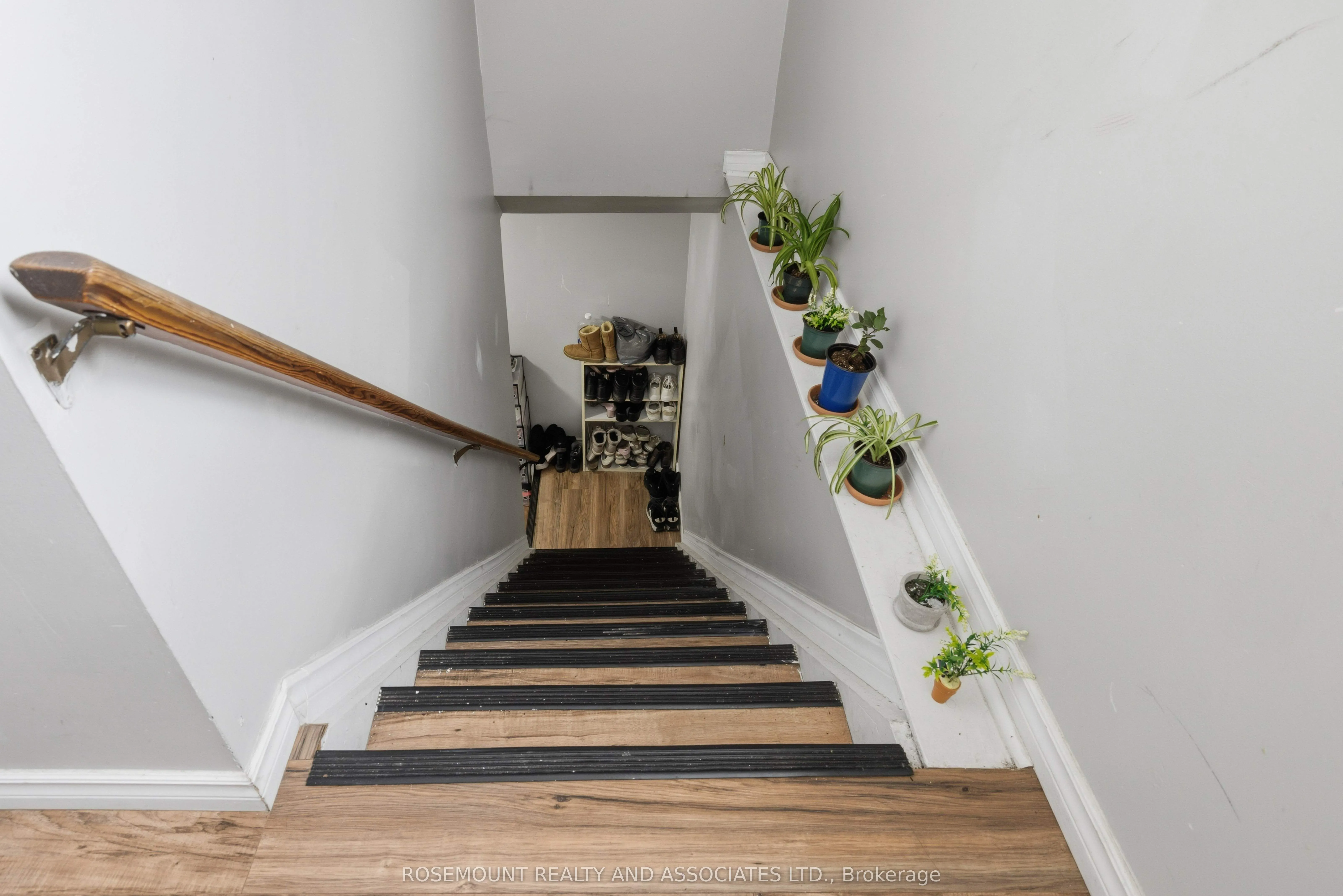 287 Sutherland Drive