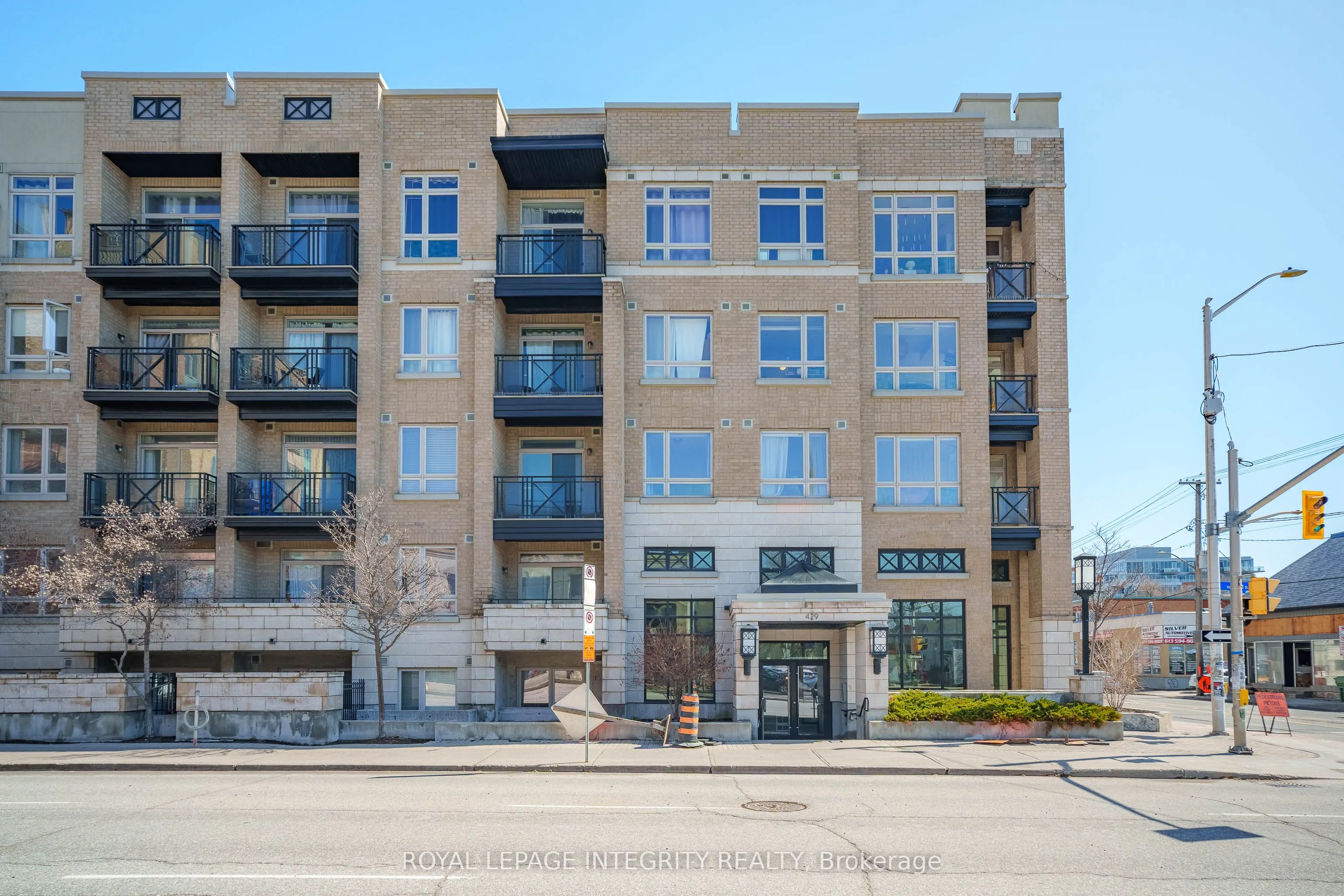 429 Kent Street #320