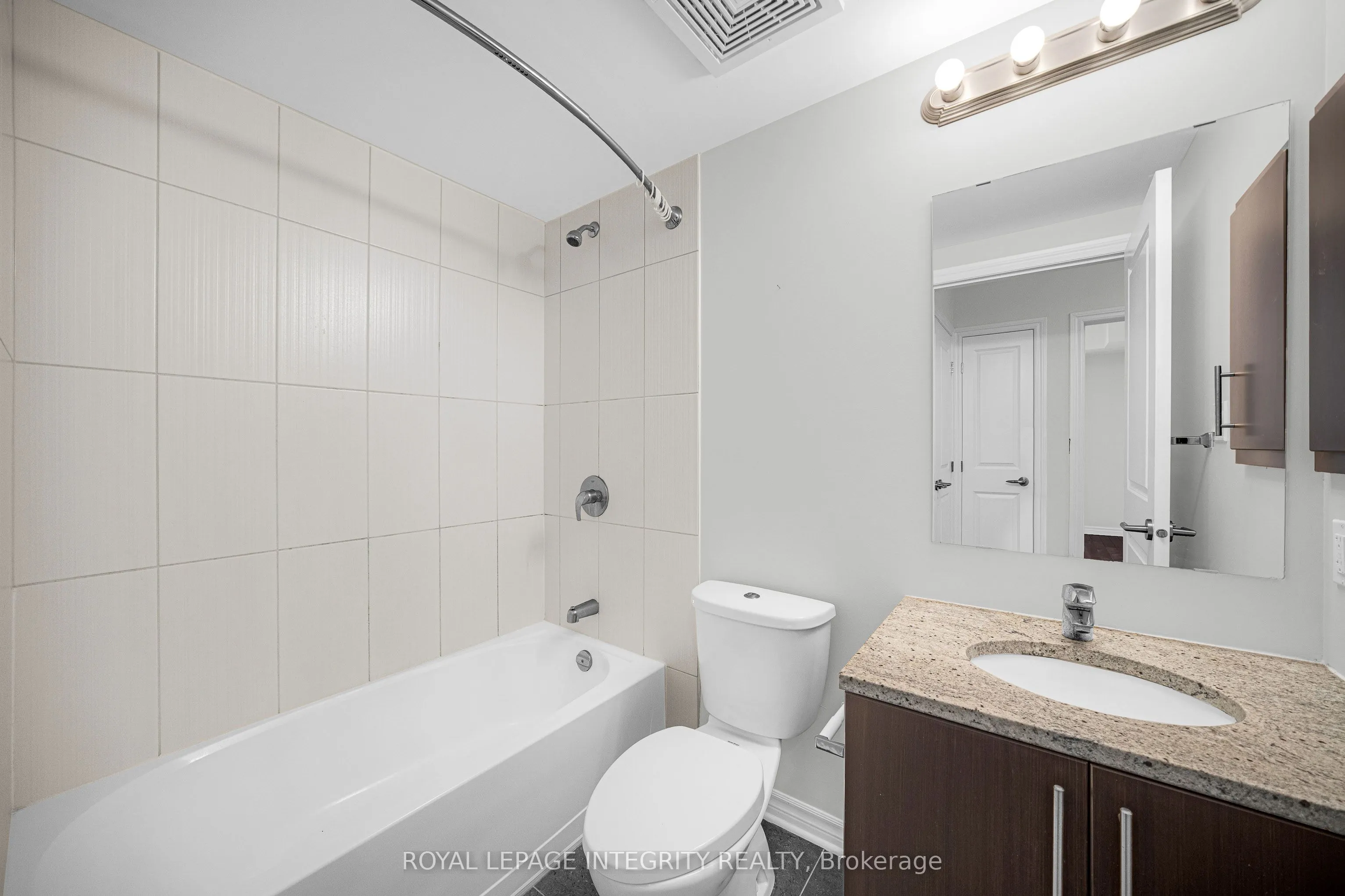 429 Kent Street #320