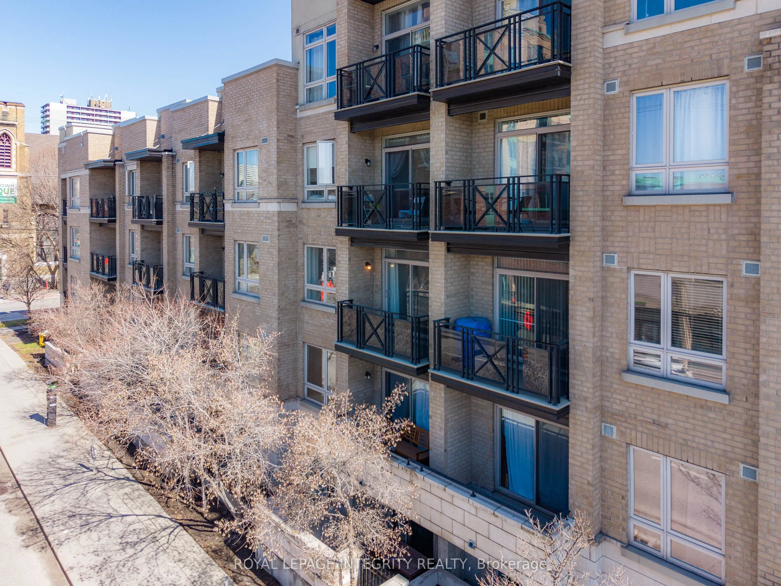429 Kent Street #320