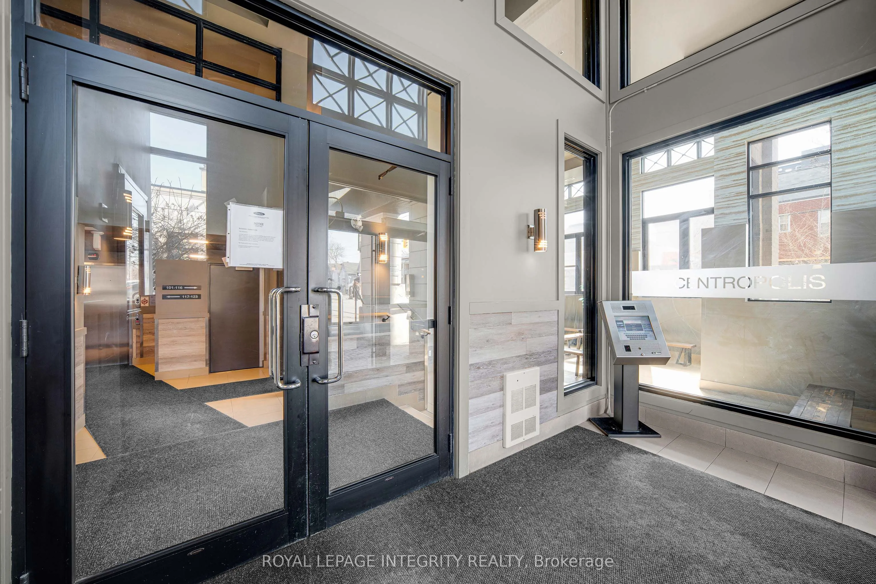 429 Kent Street #320