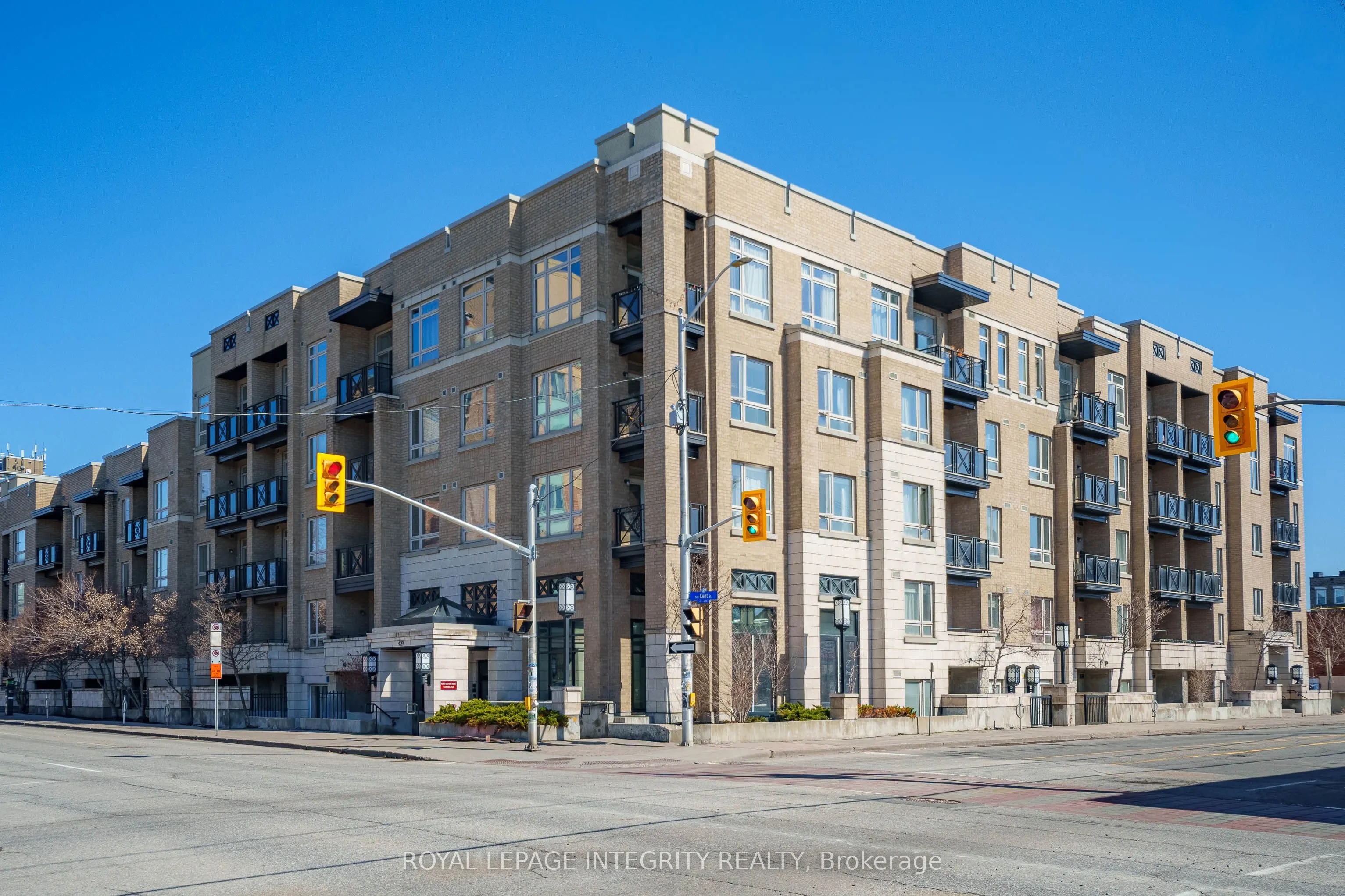 429 Kent Street #320