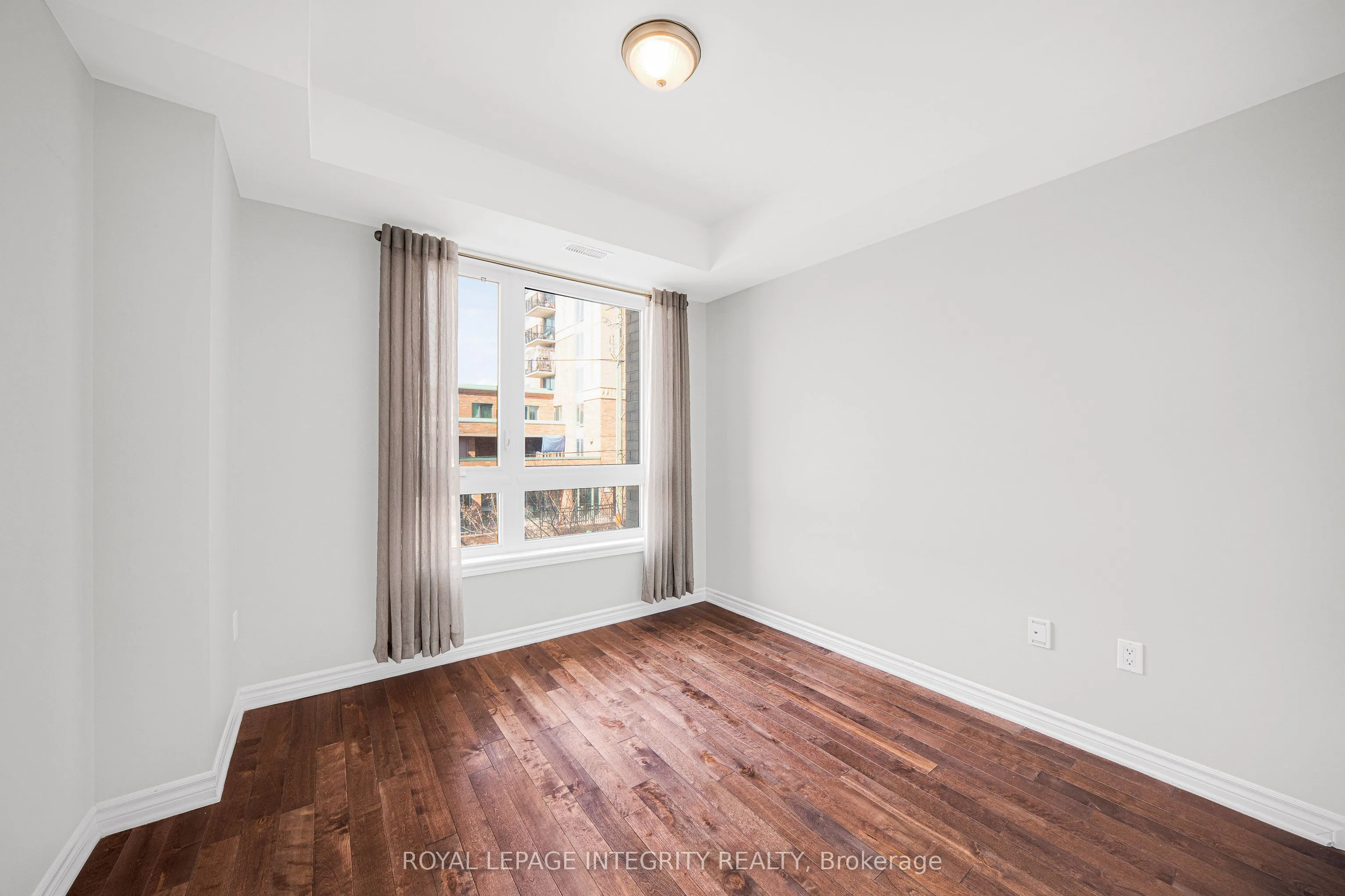 429 Kent Street #320