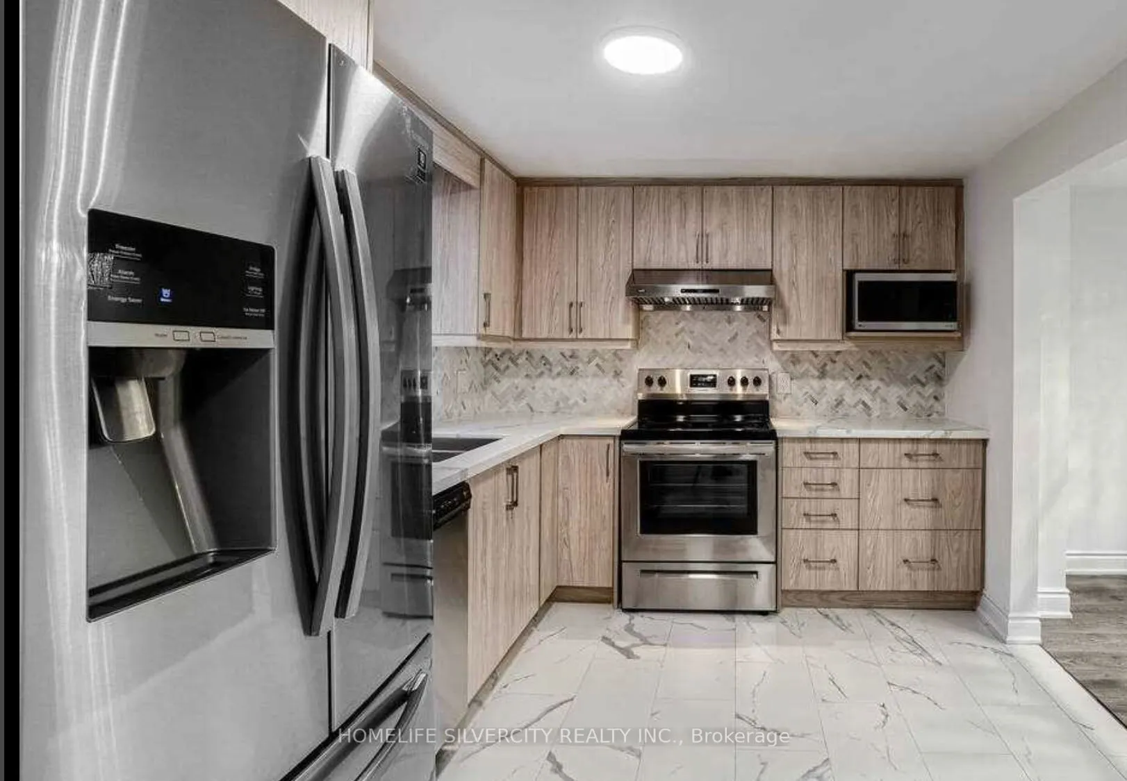 731 Elgin Street N