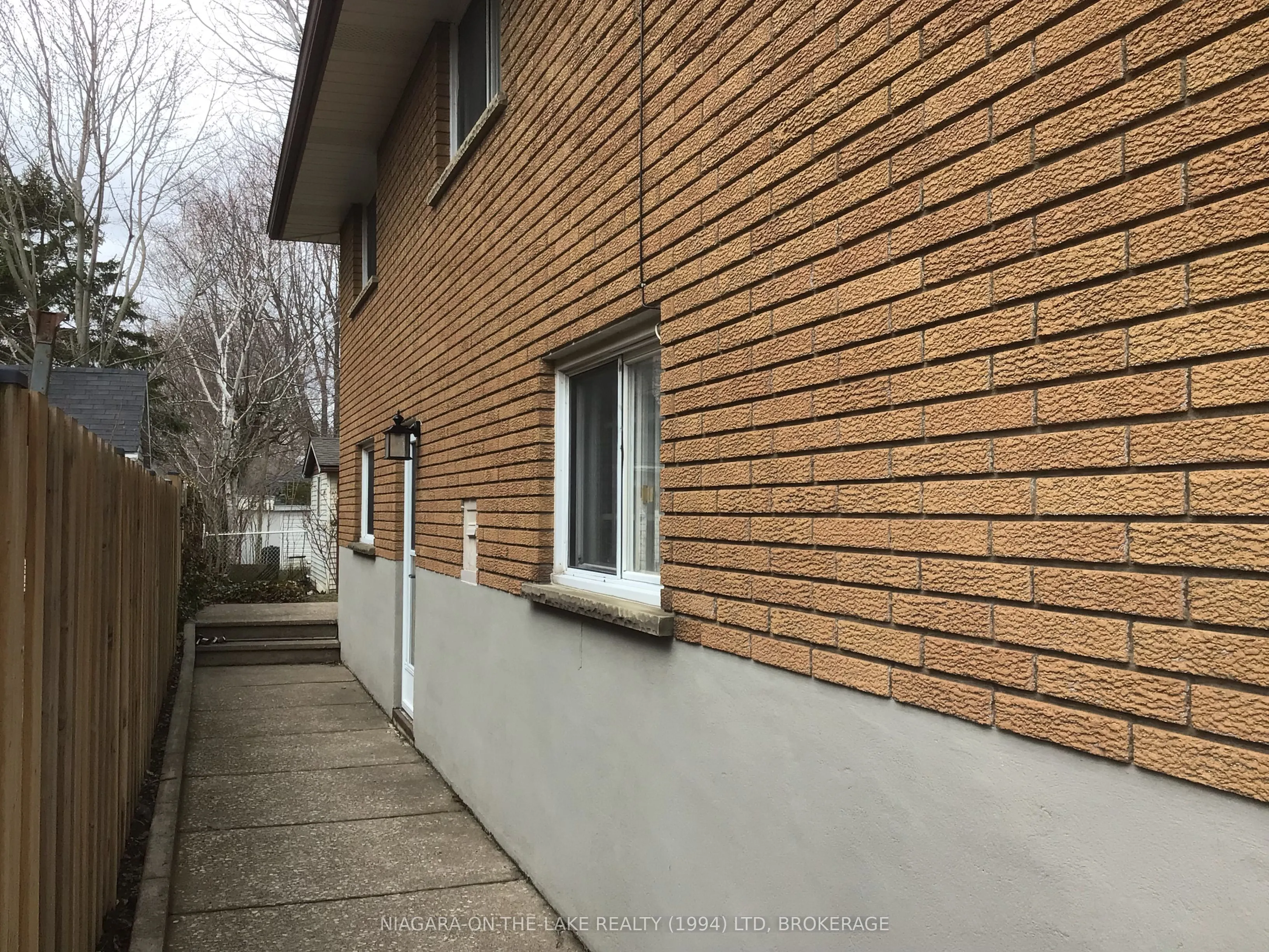 396 Wellington Street