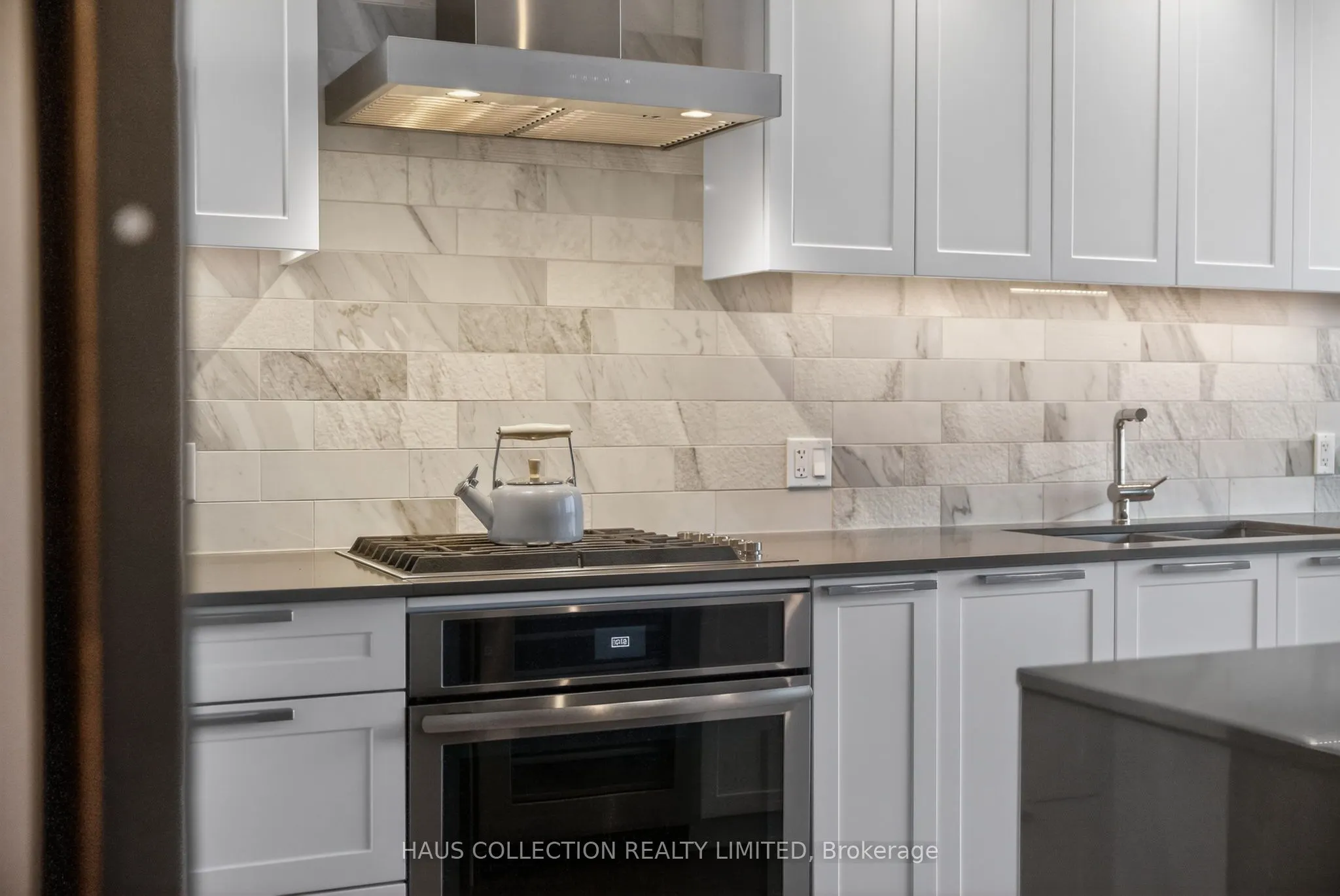 20 Daly Avenue #PH2302