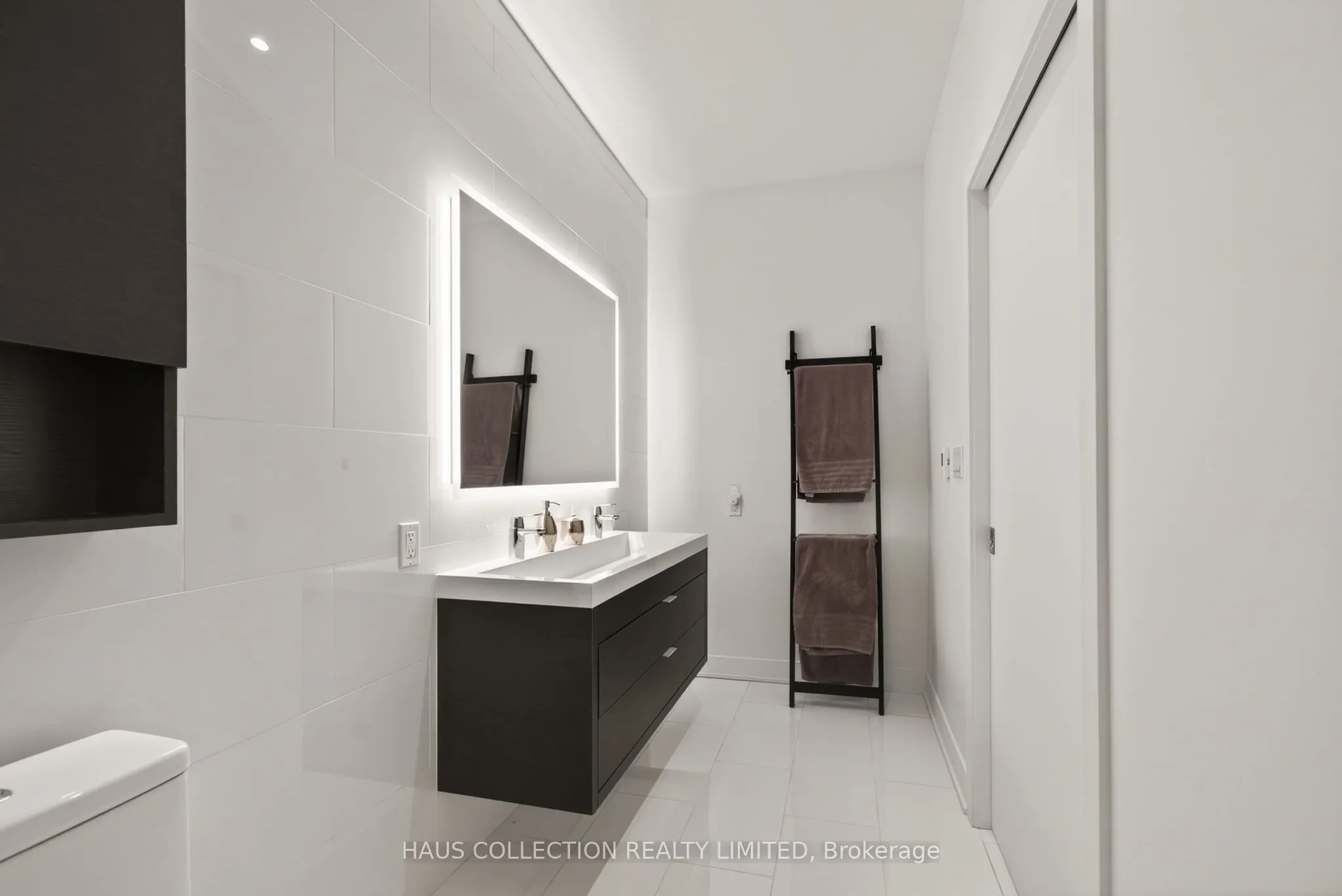 20 Daly Avenue #PH2302