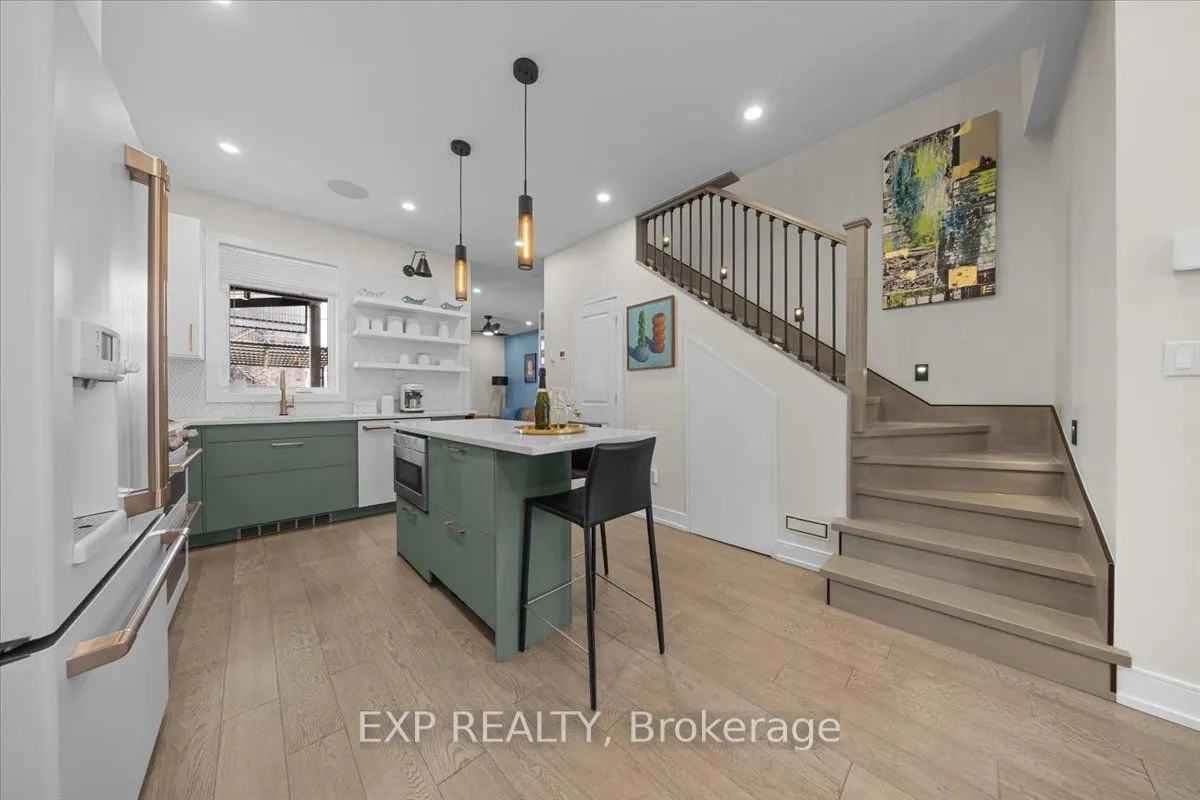 185 Deschamps Avenue