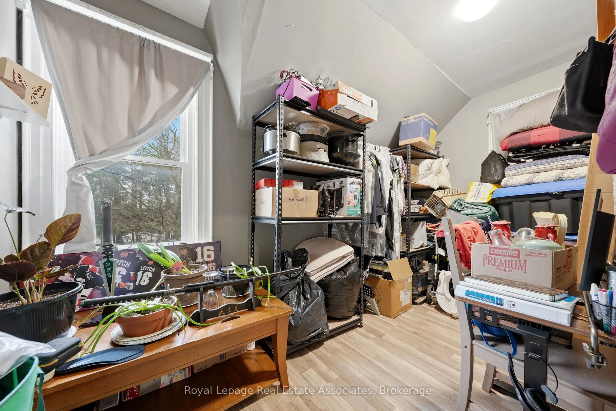 557 Main Street E