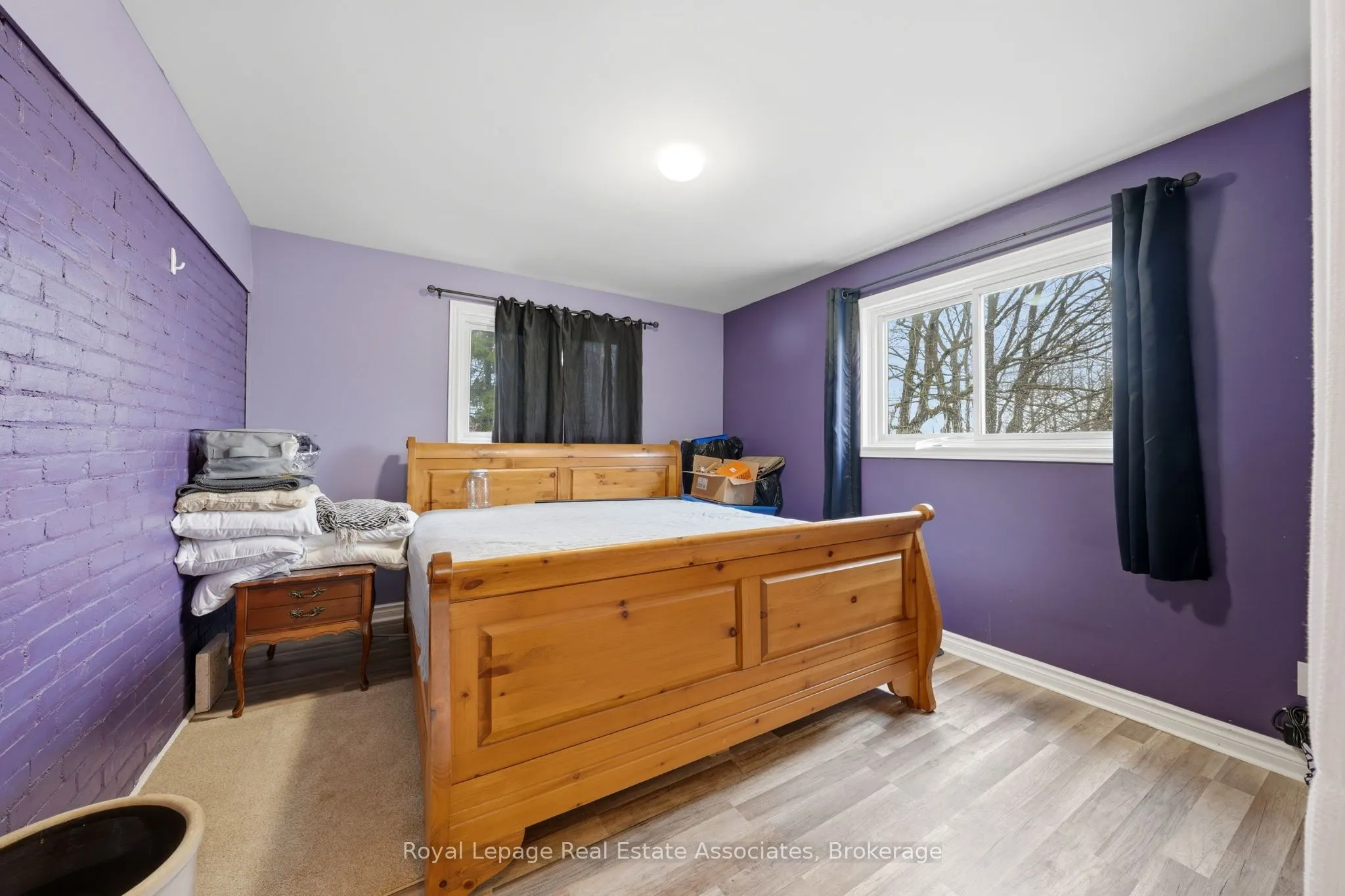557 Main Street E