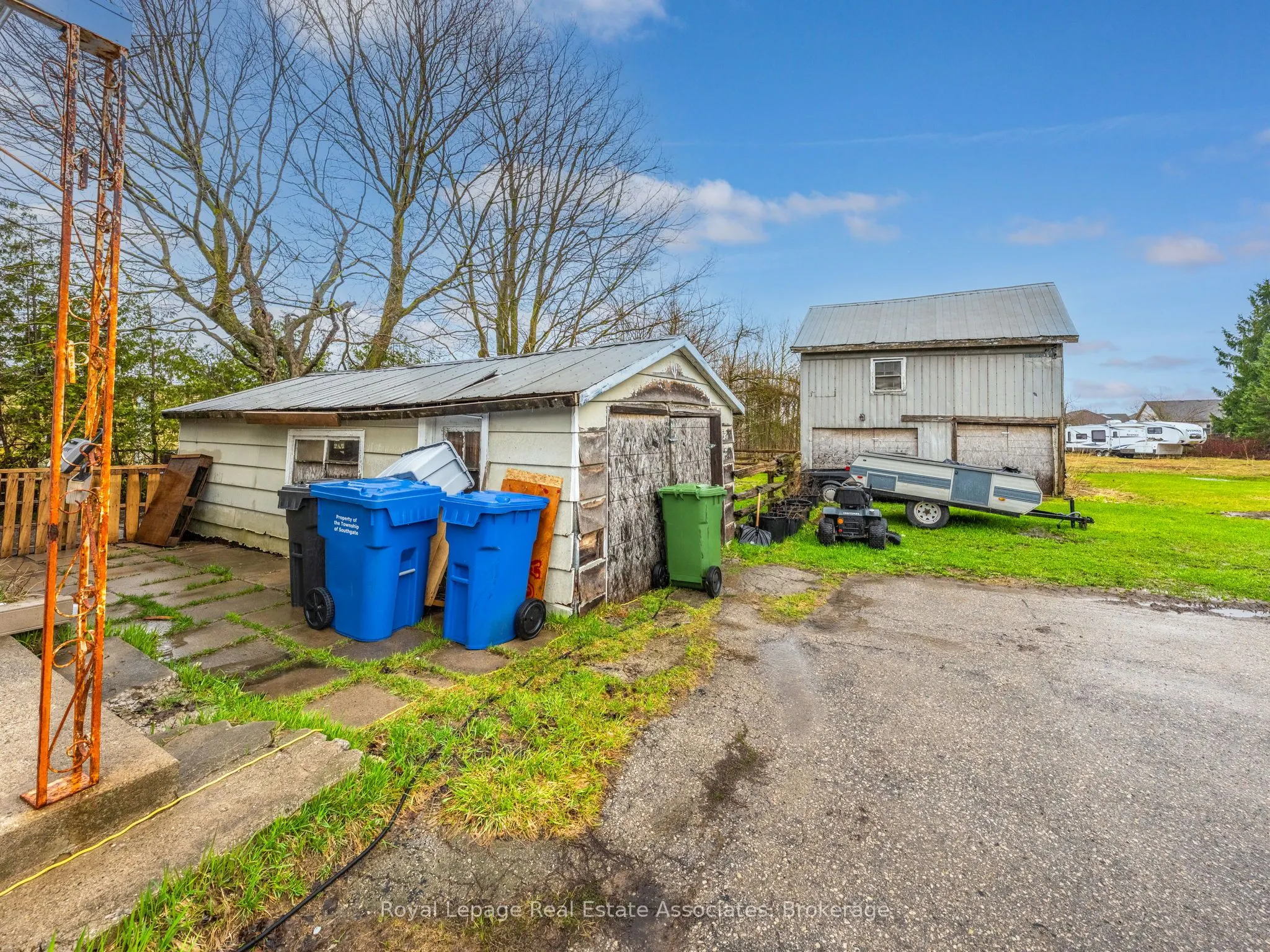557 Main Street E