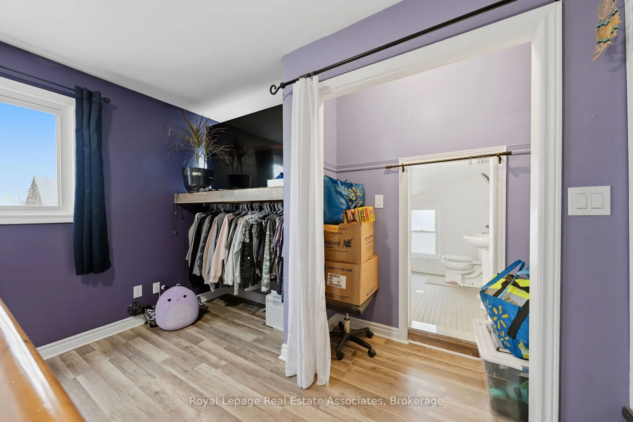 557 Main Street E