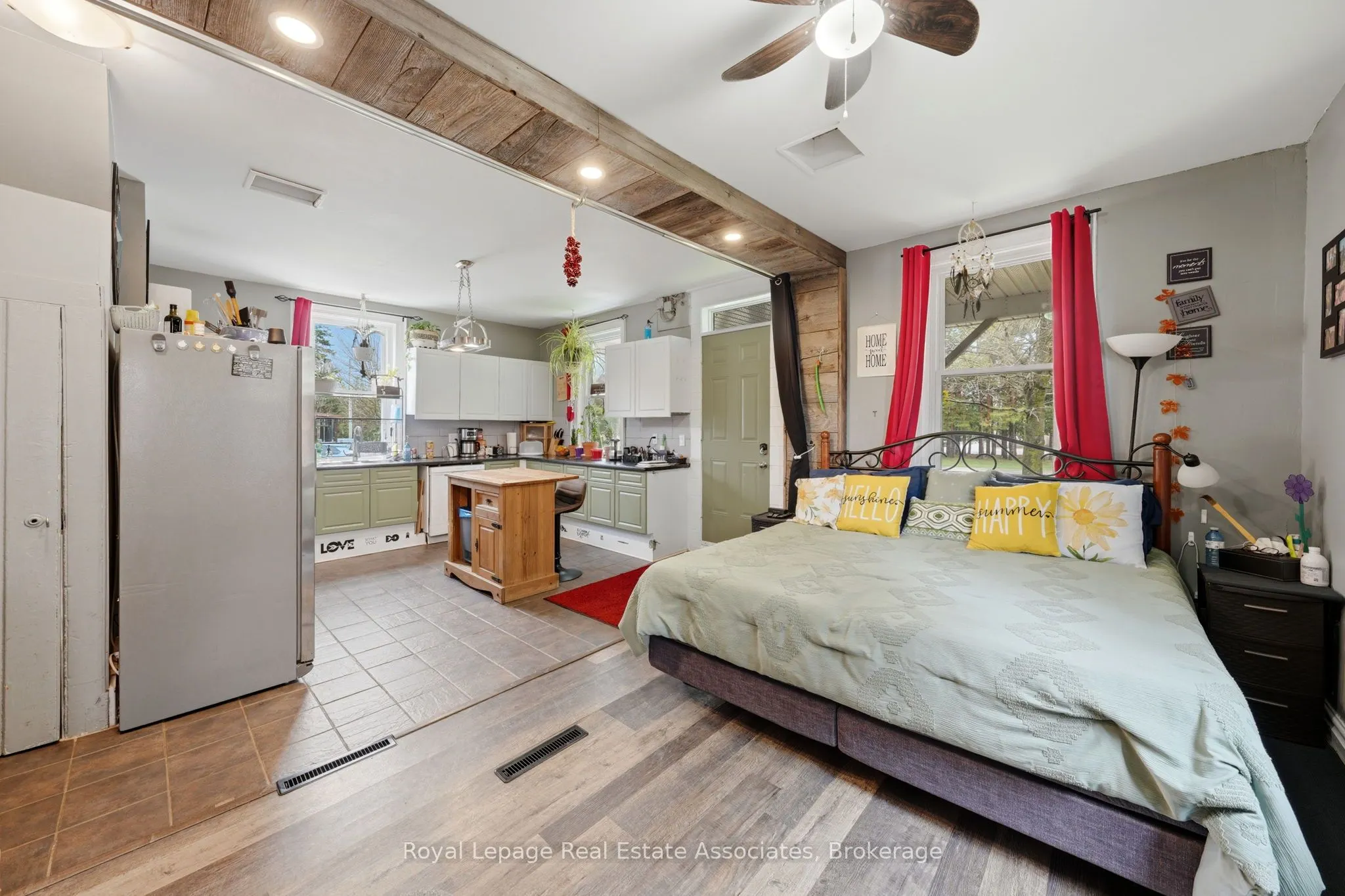 557 Main Street E