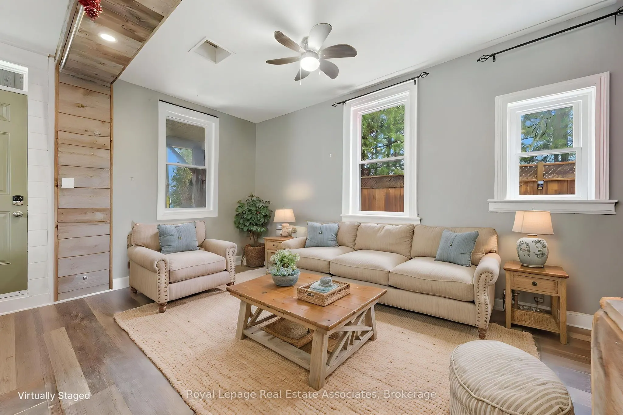 557 Main Street E