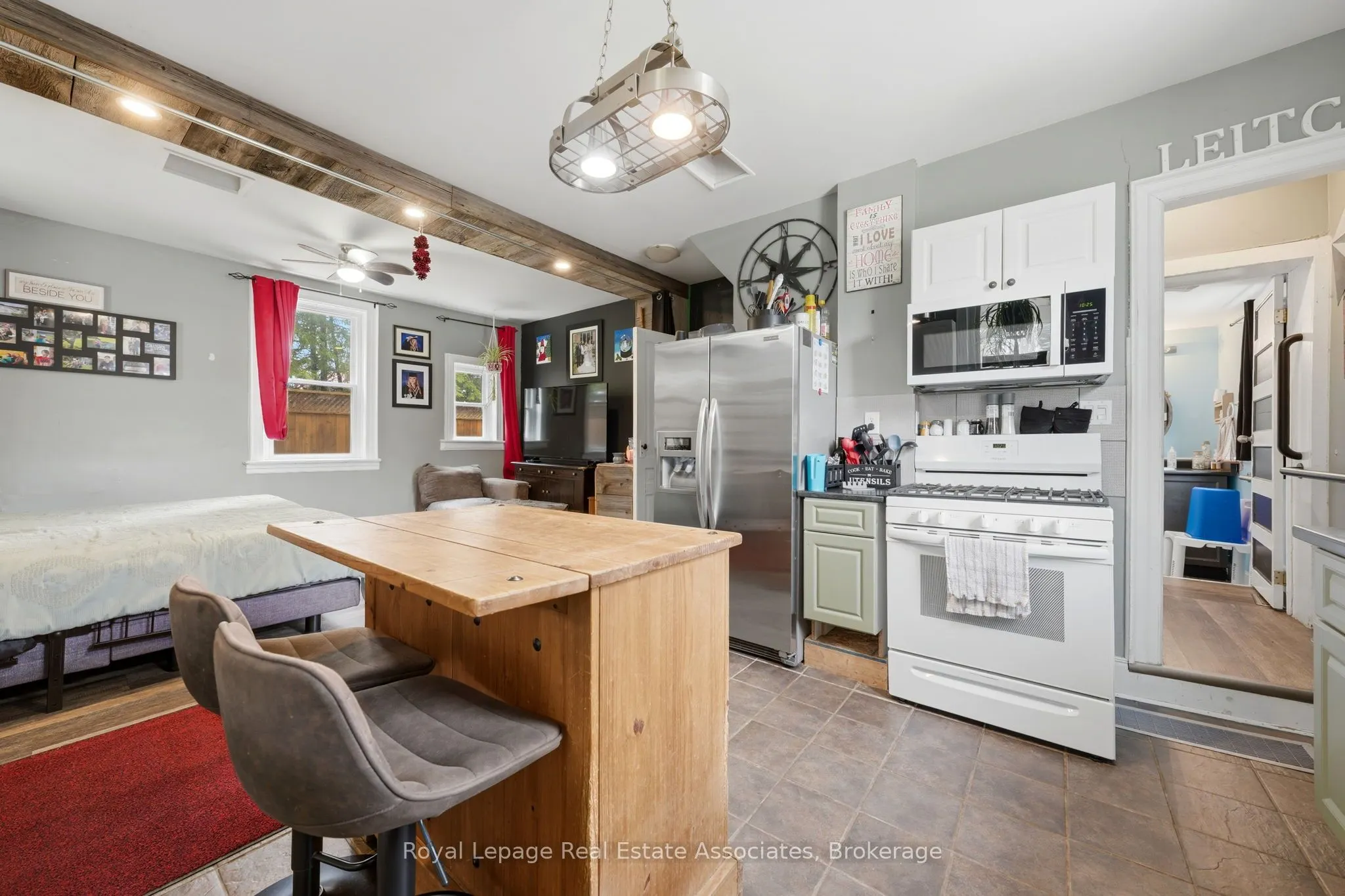 557 Main Street E