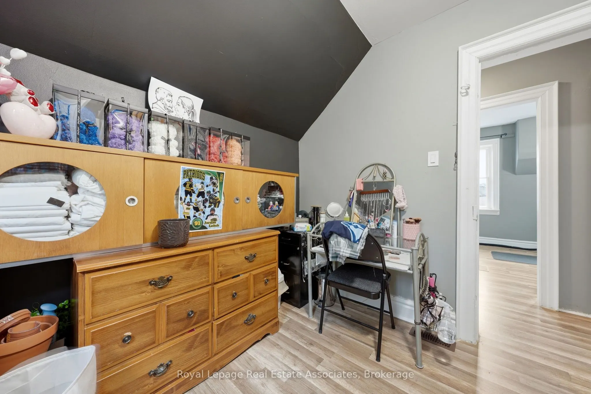 557 Main Street E