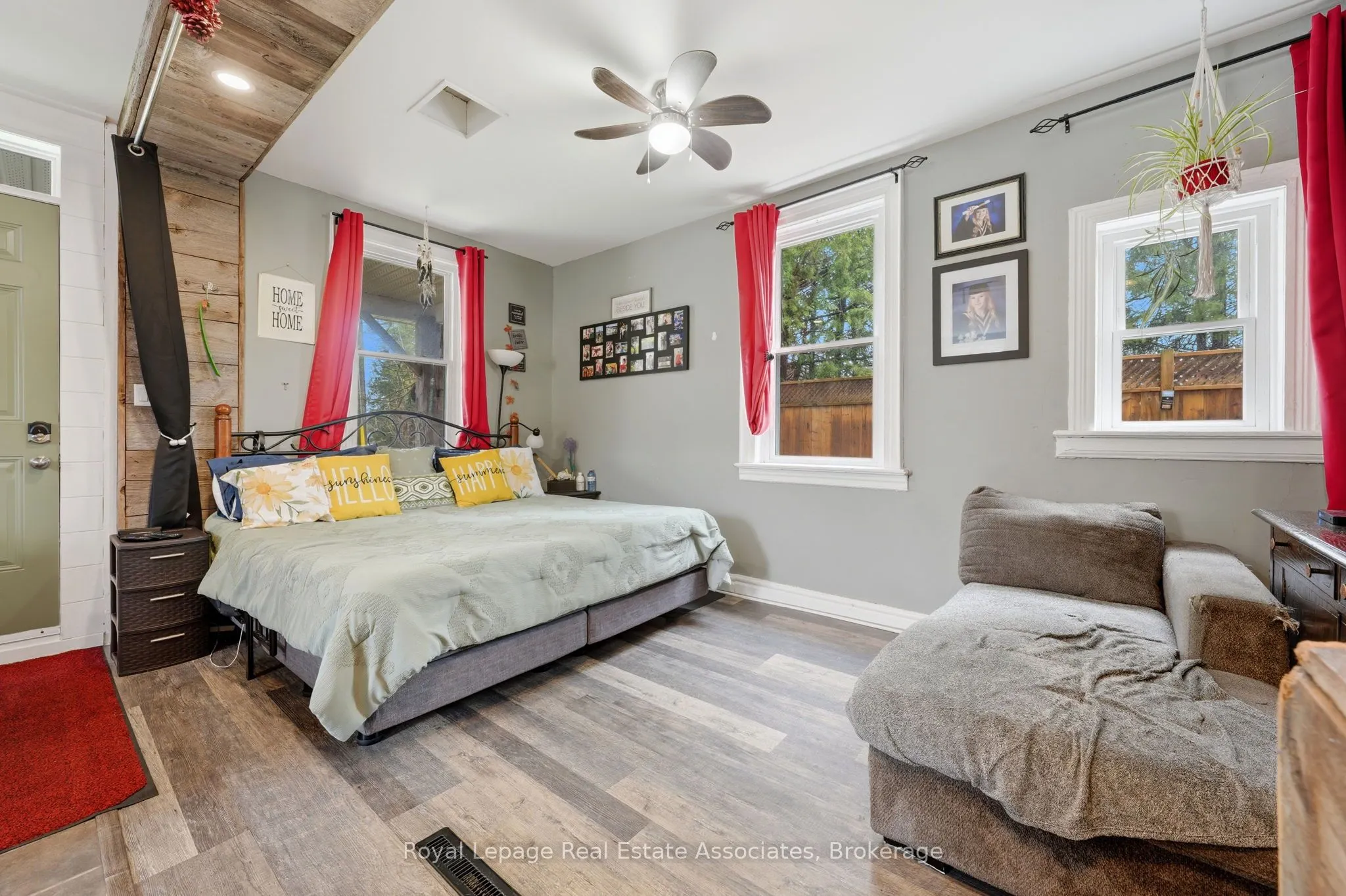 557 Main Street E