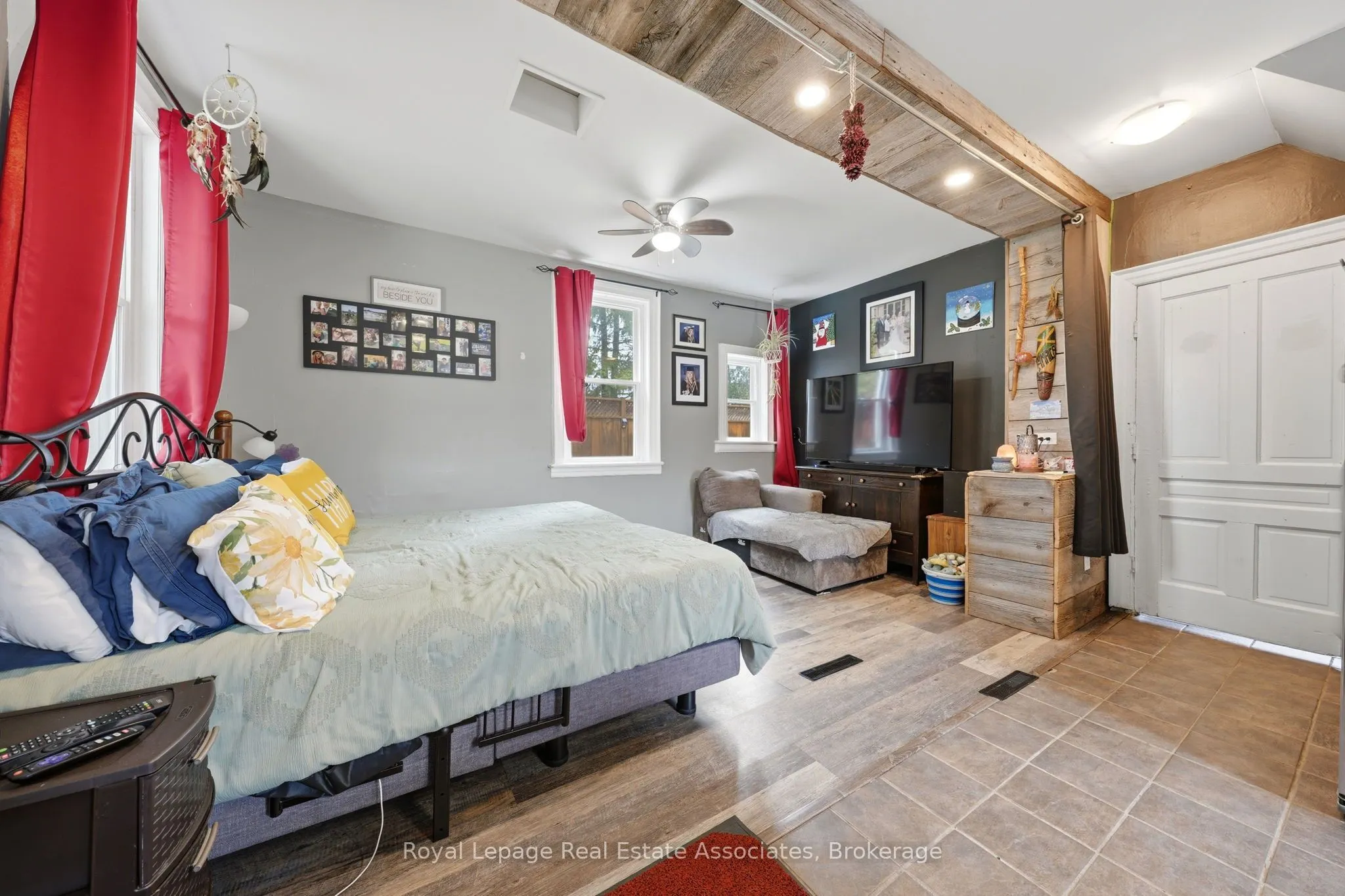 557 Main Street E
