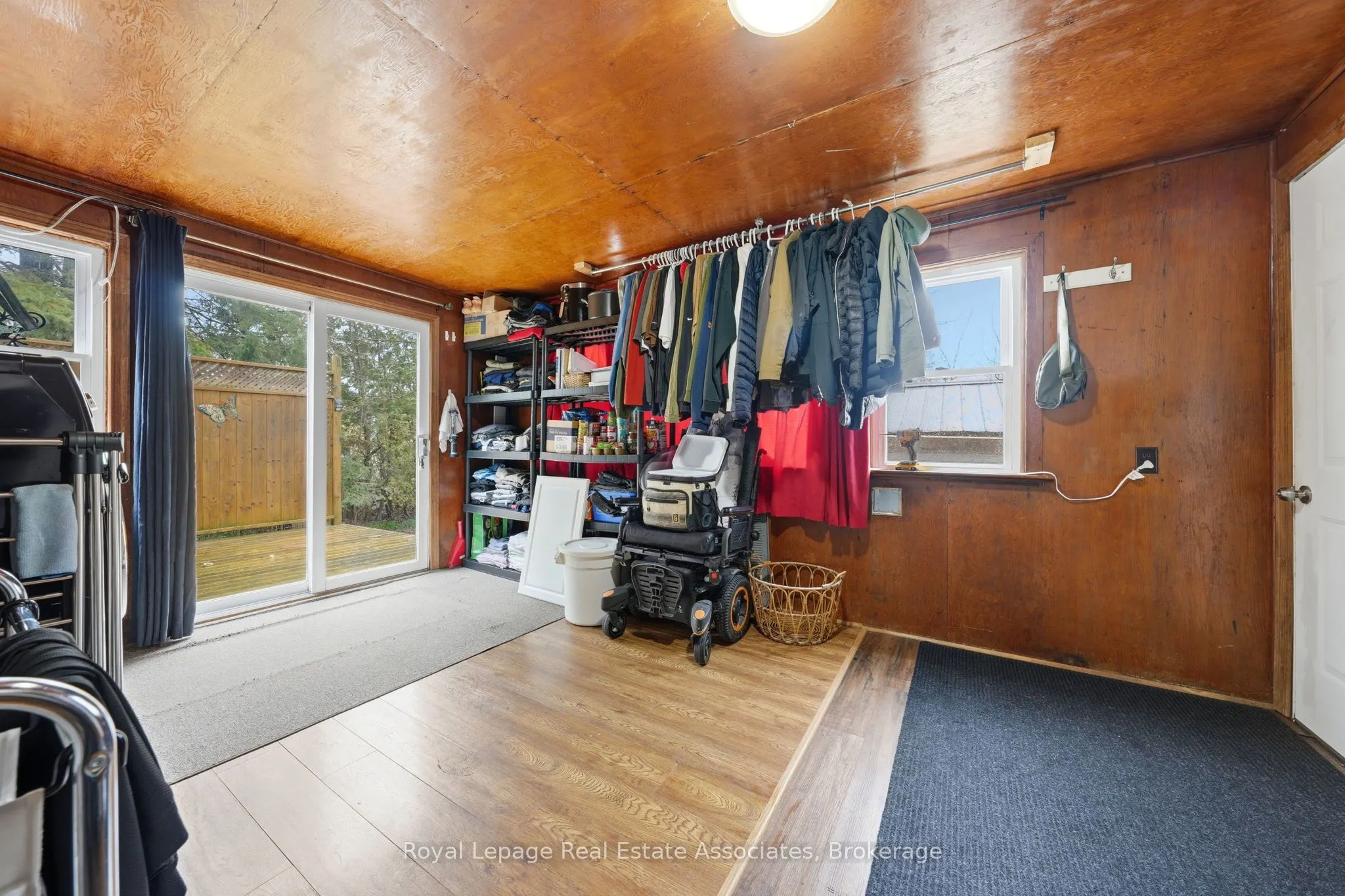 557 Main Street E