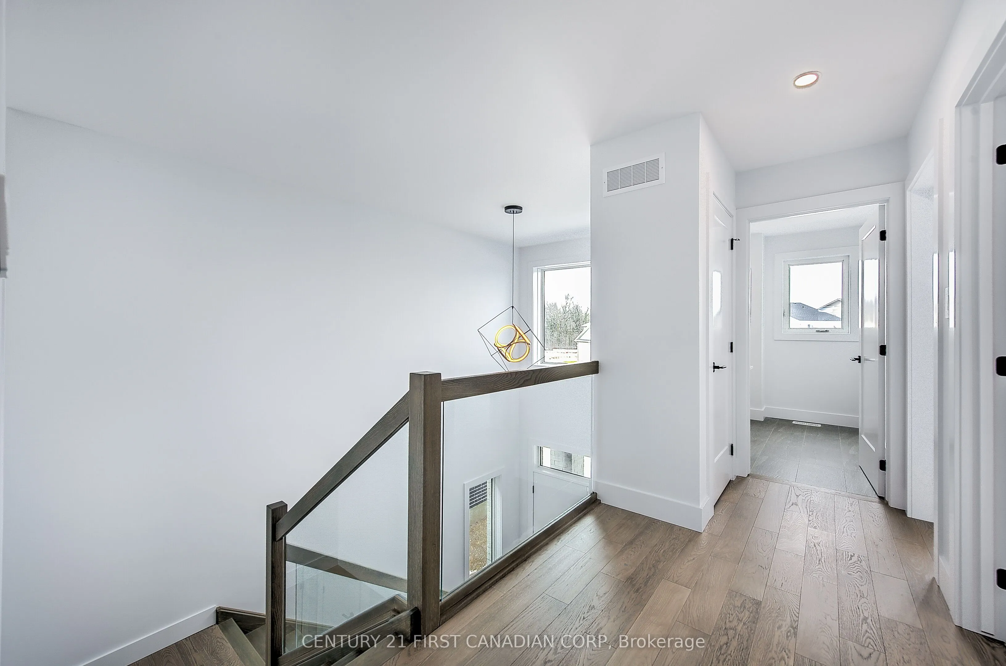 245 HESSELMAN Crescent