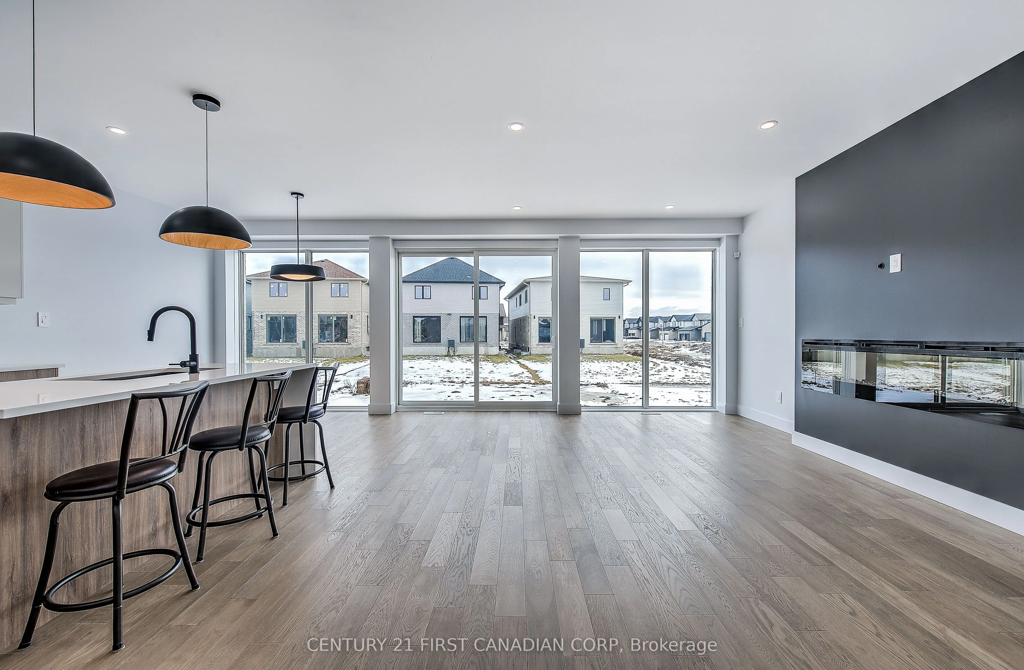 245 HESSELMAN Crescent