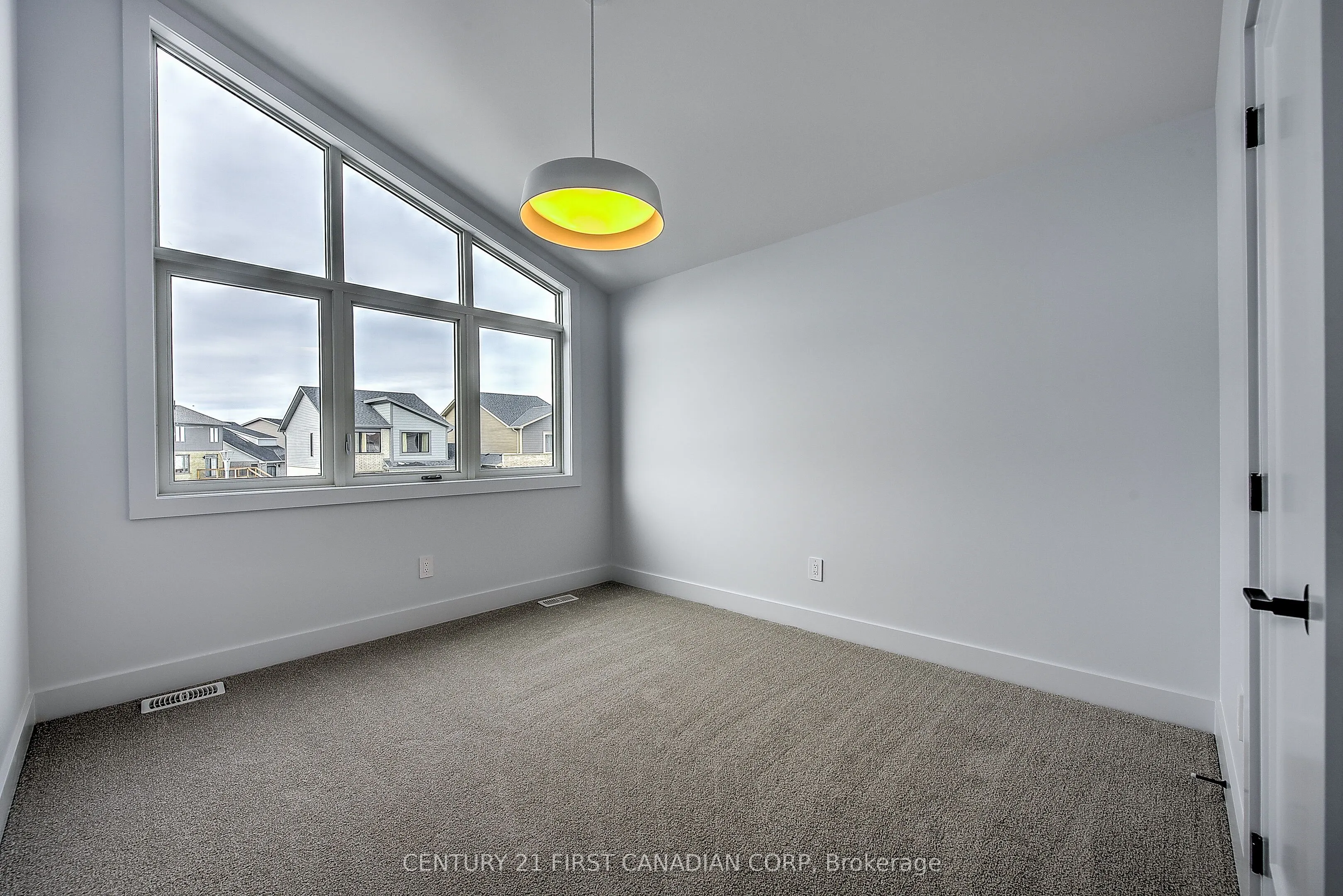 245 HESSELMAN Crescent