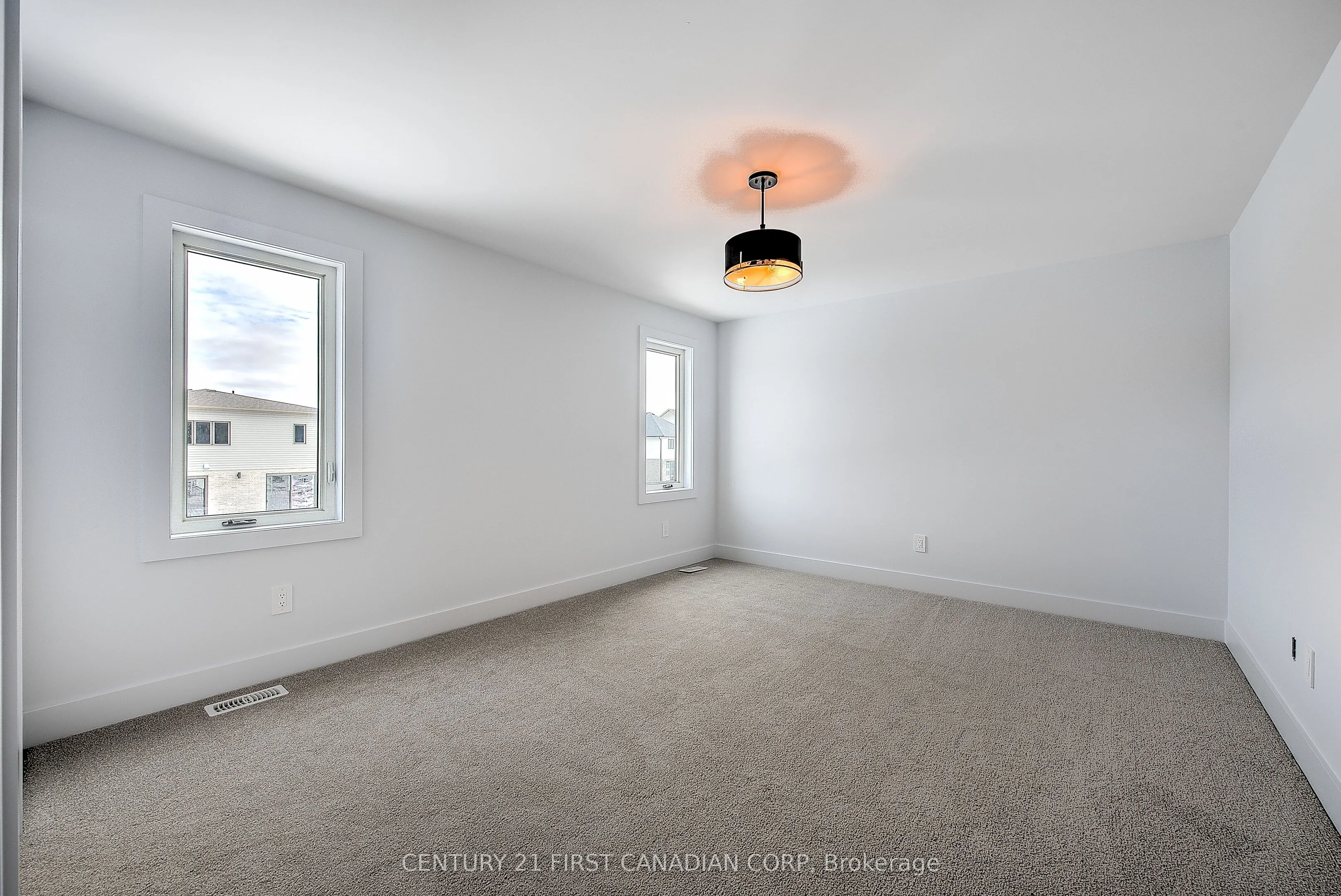 245 HESSELMAN Crescent