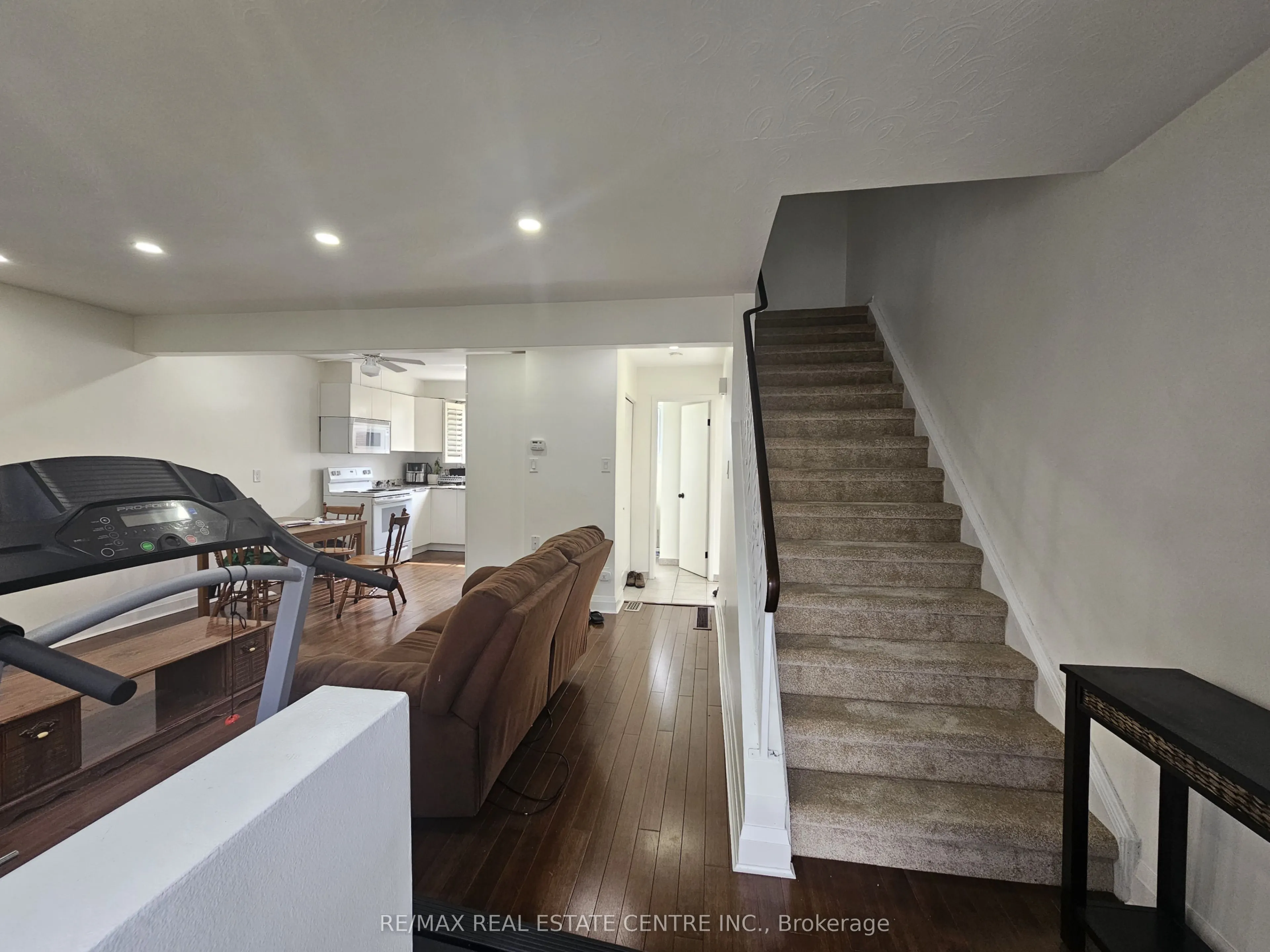 161 BERKINDALE Drive #6