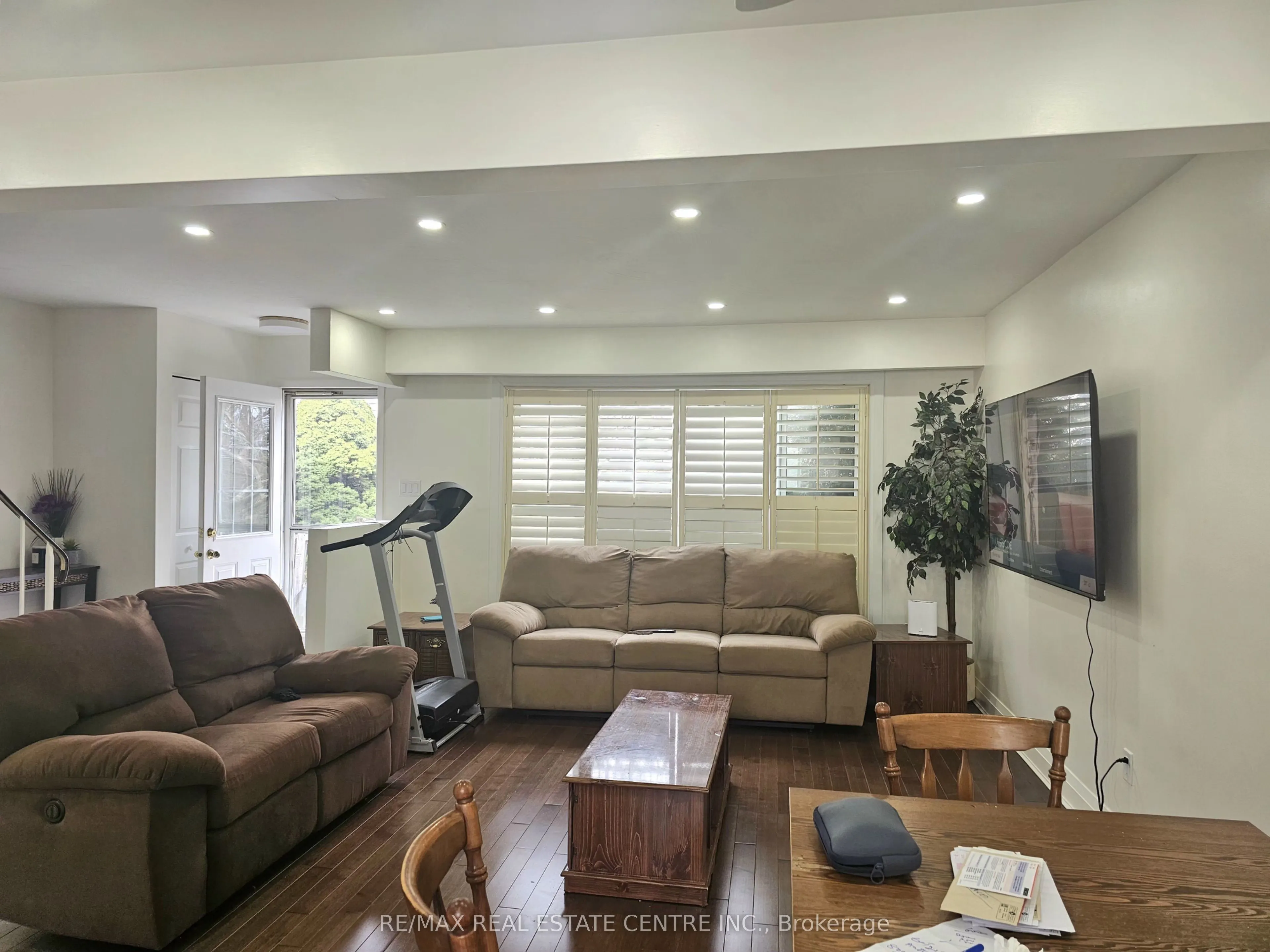 161 BERKINDALE Drive #6