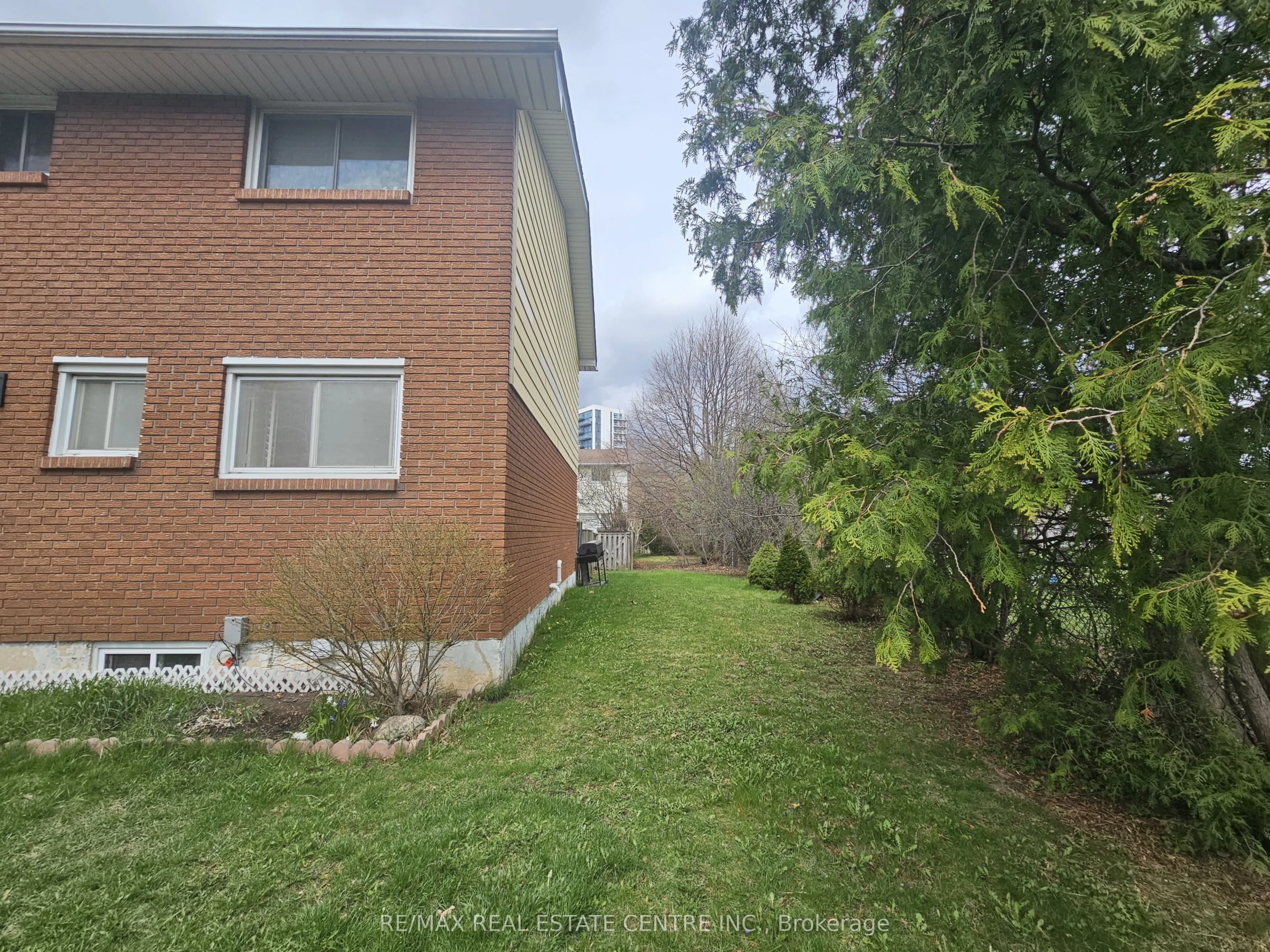 161 BERKINDALE Drive #6
