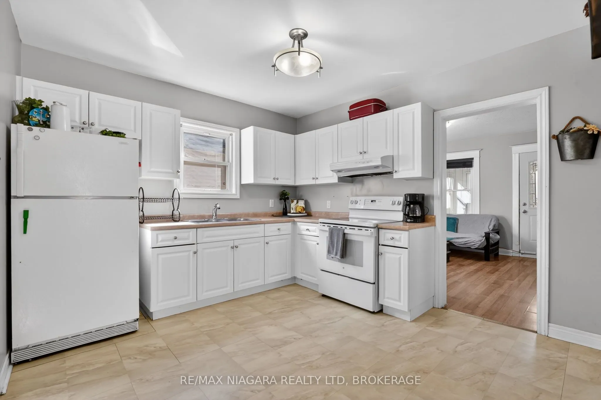 214 NIAGARA Street