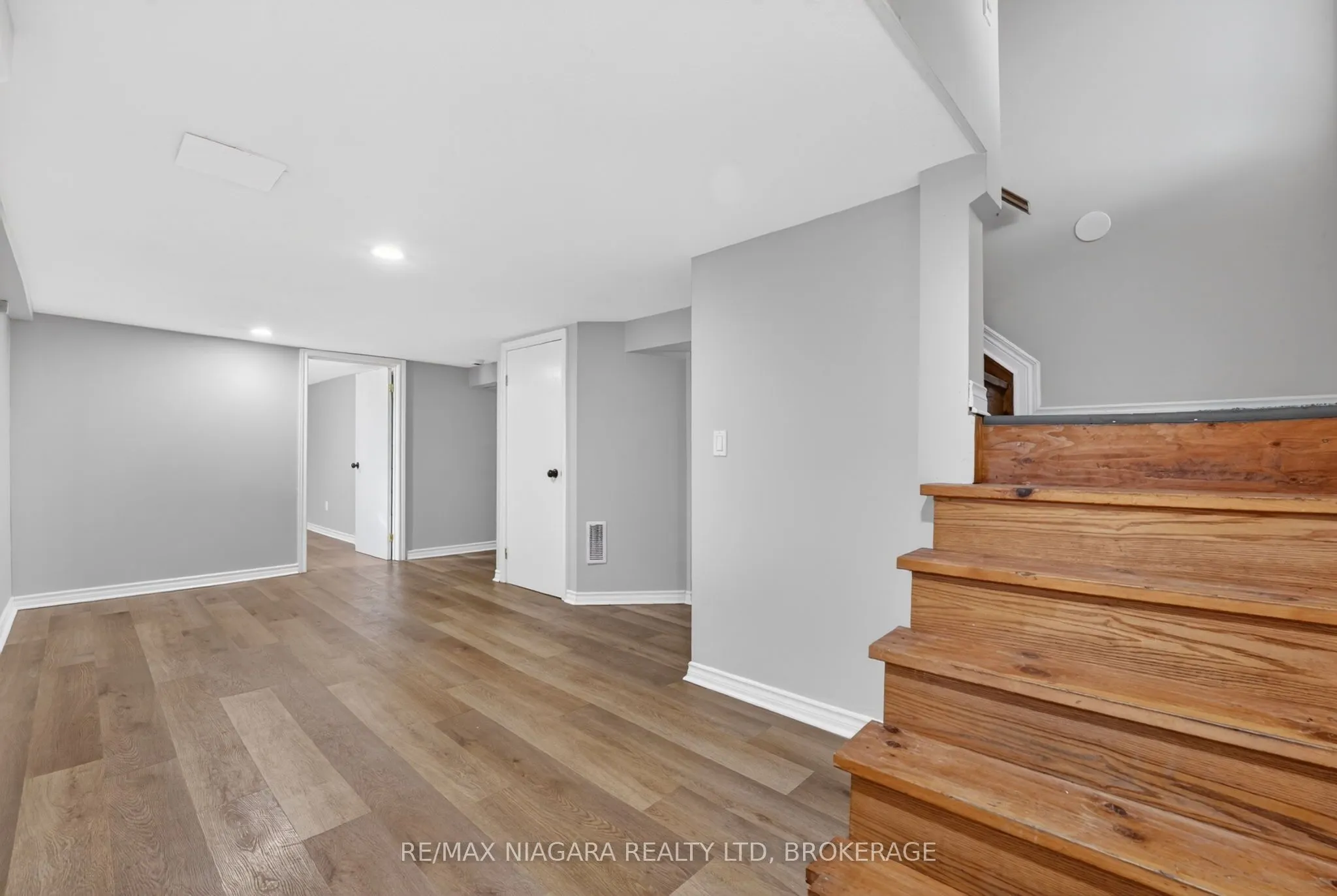 214 NIAGARA Street