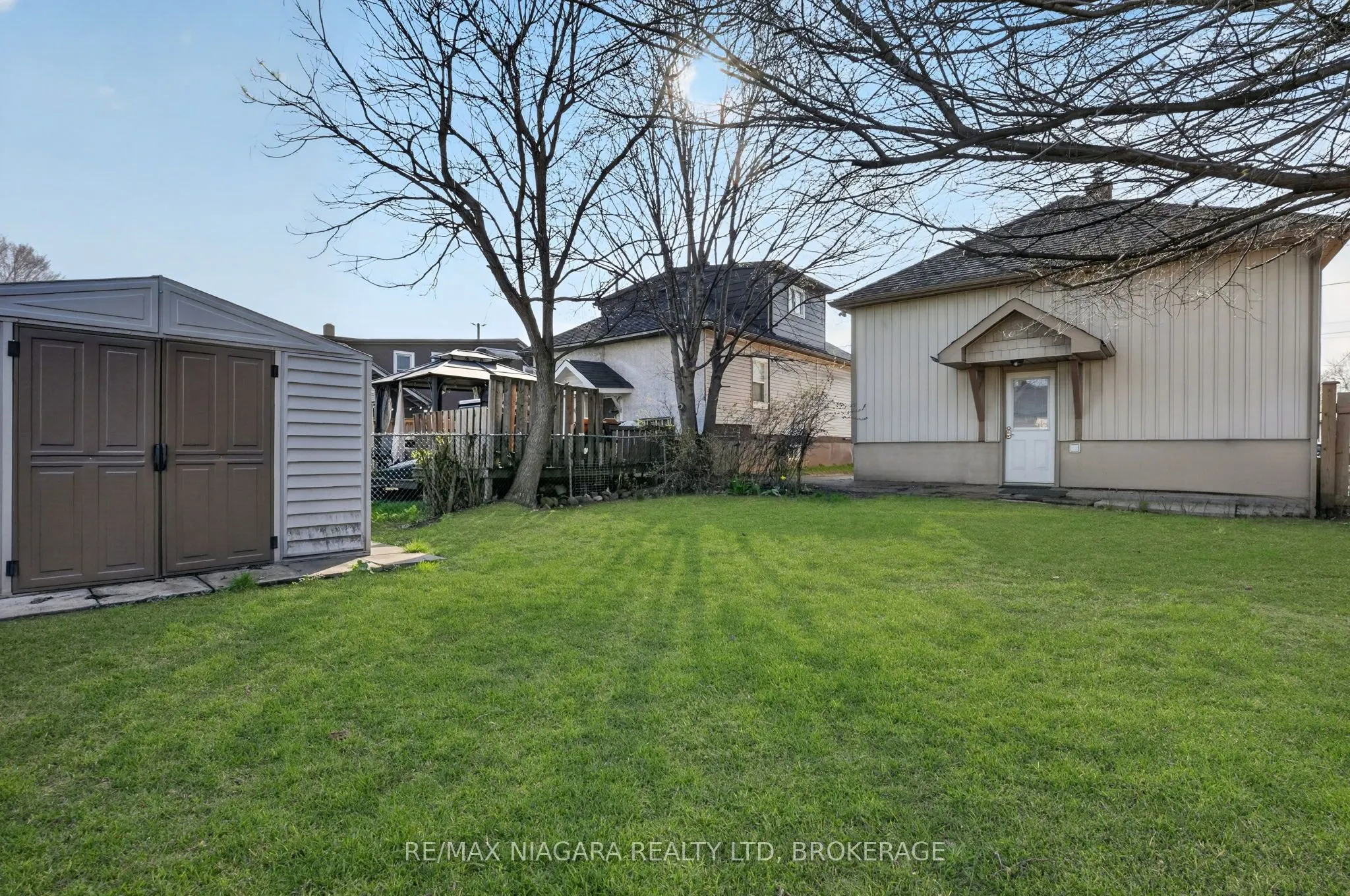 214 NIAGARA Street