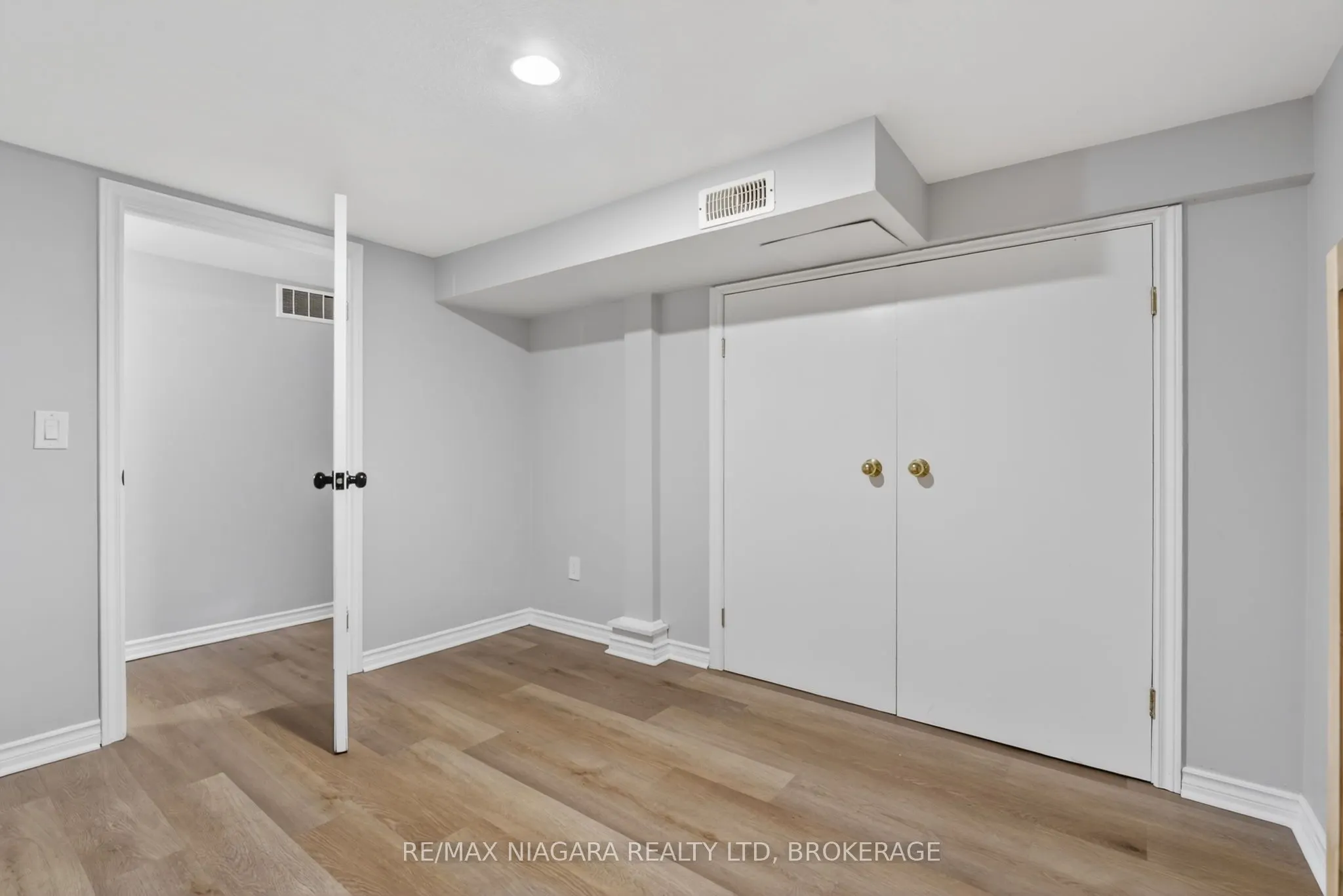 214 NIAGARA Street