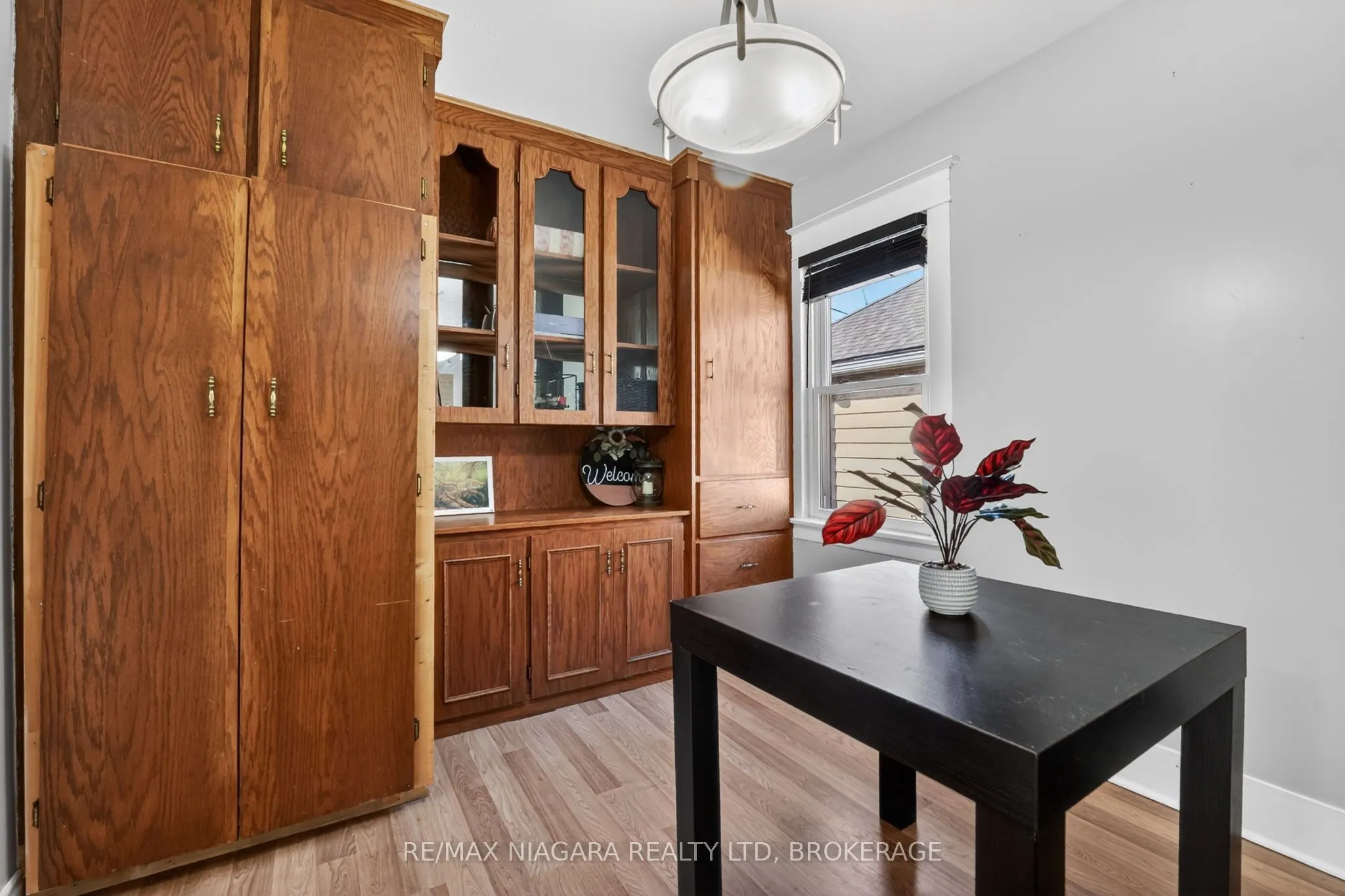 214 NIAGARA Street