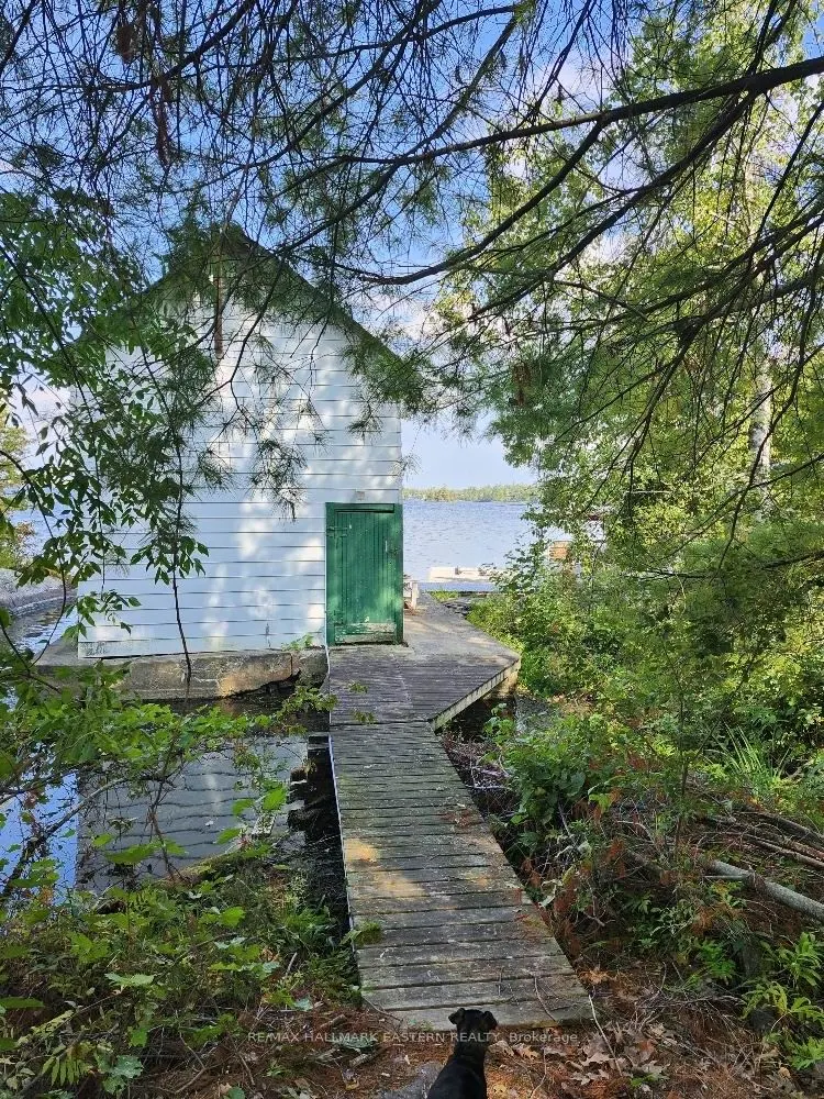 1420 Island 76 Stoney Lake