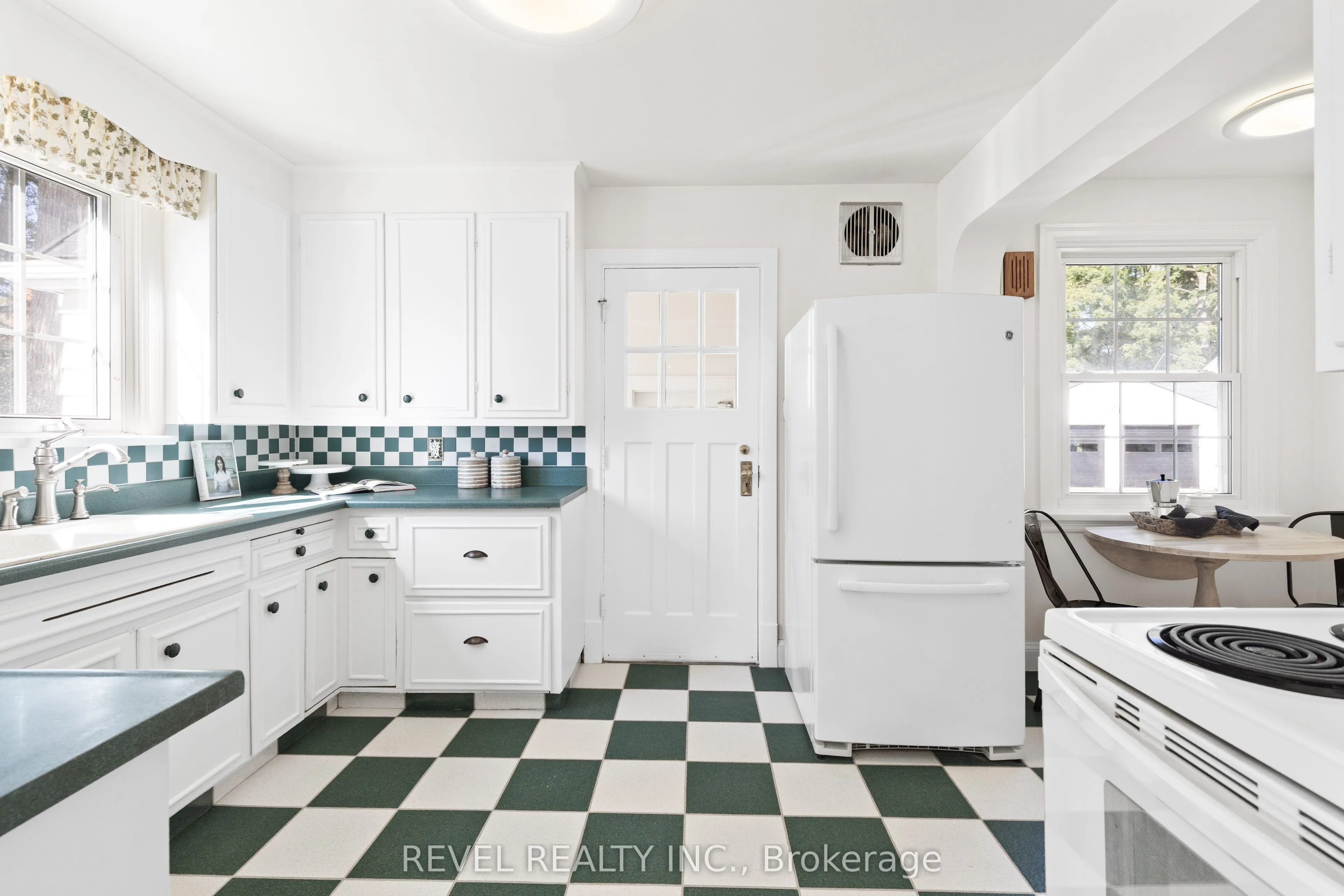 13 Sylvan Crescent