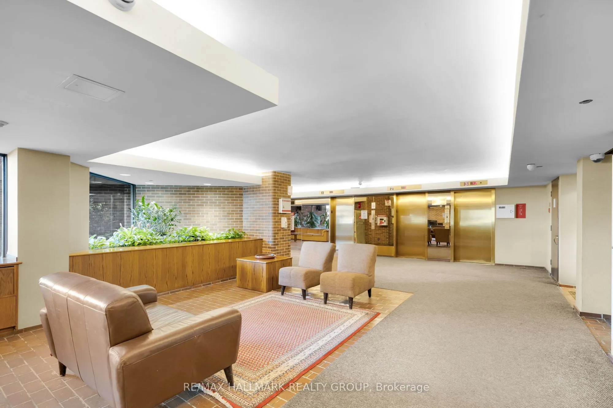 151 Bay Street #810