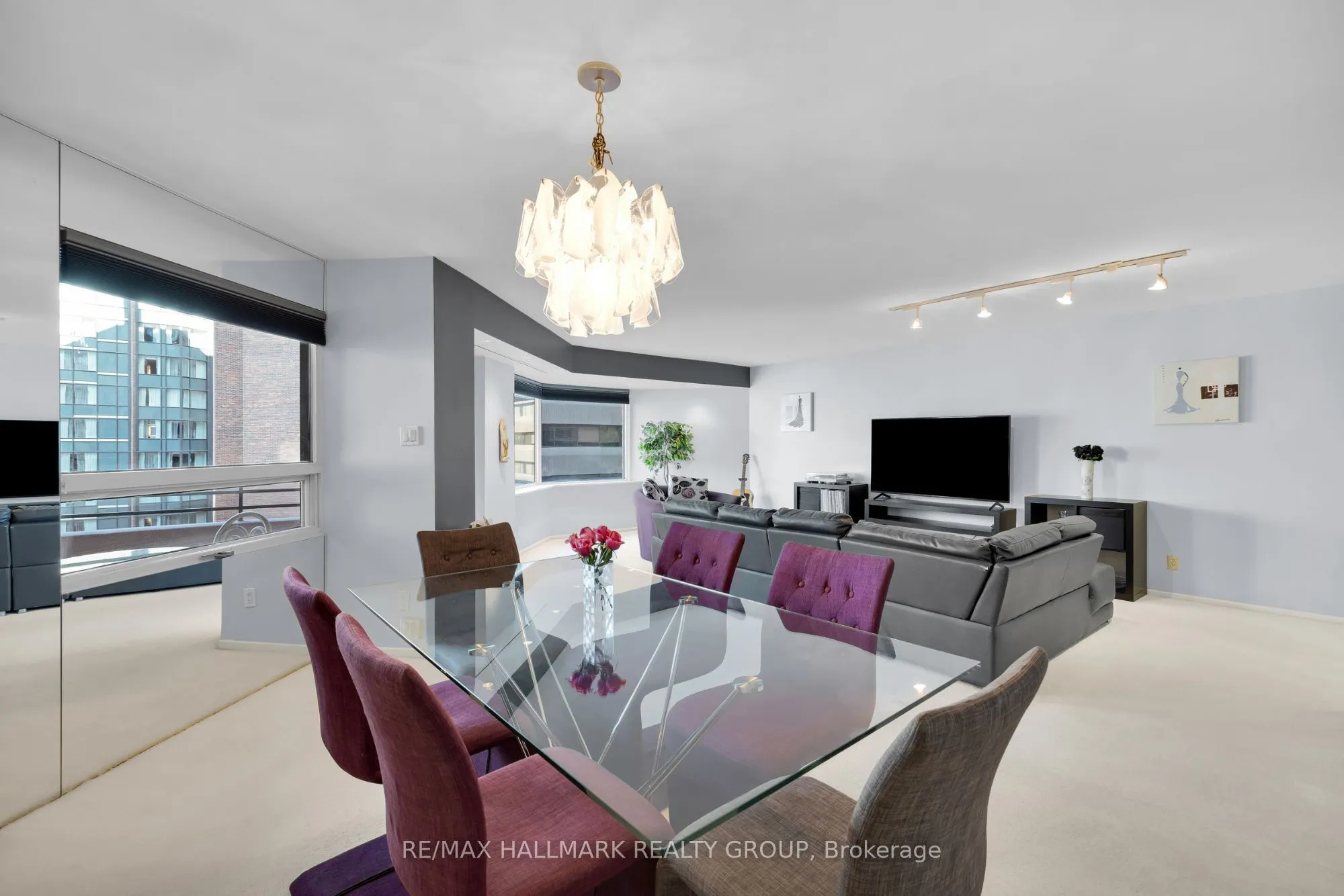 151 Bay Street #810