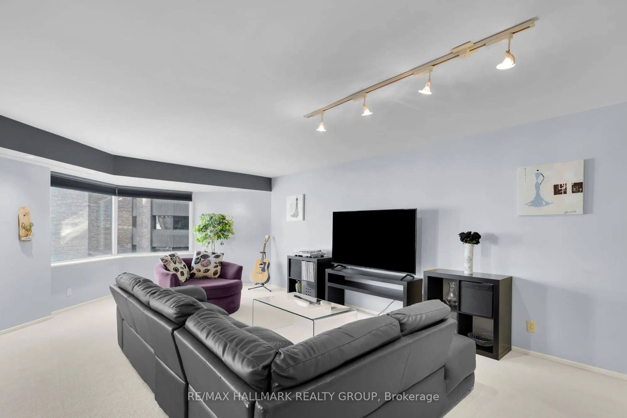 151 Bay Street #810