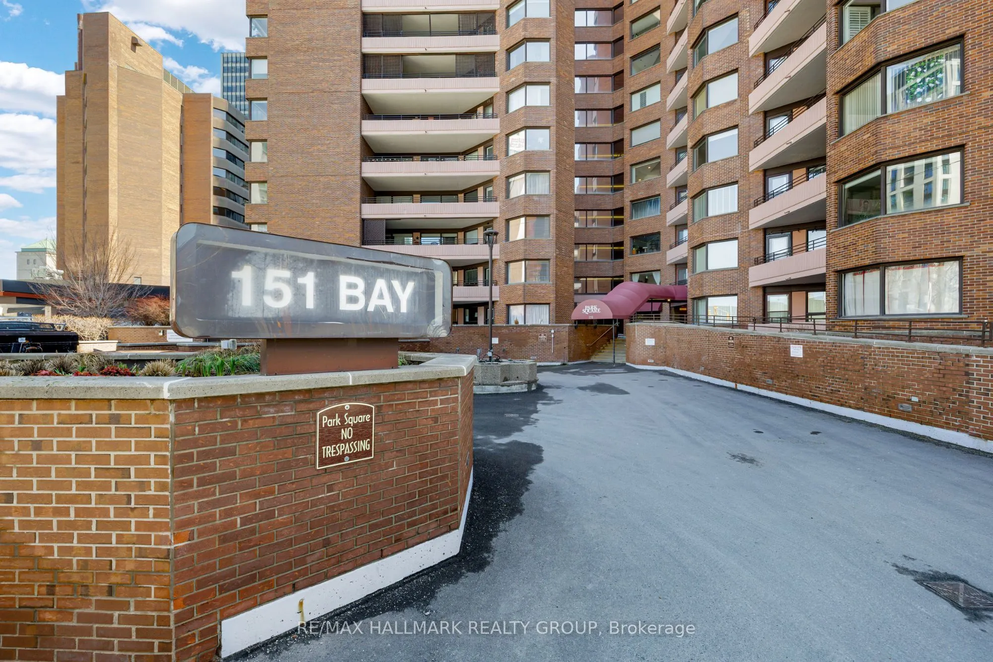 151 Bay Street #810