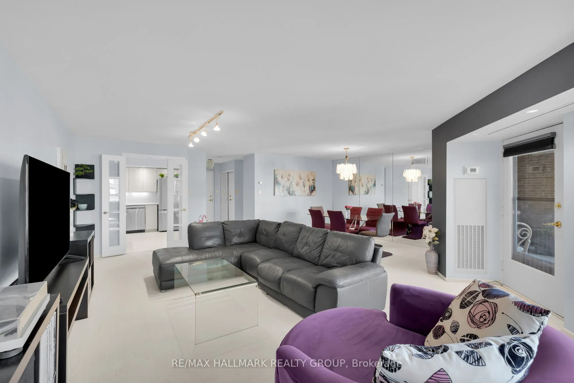 151 Bay Street #810