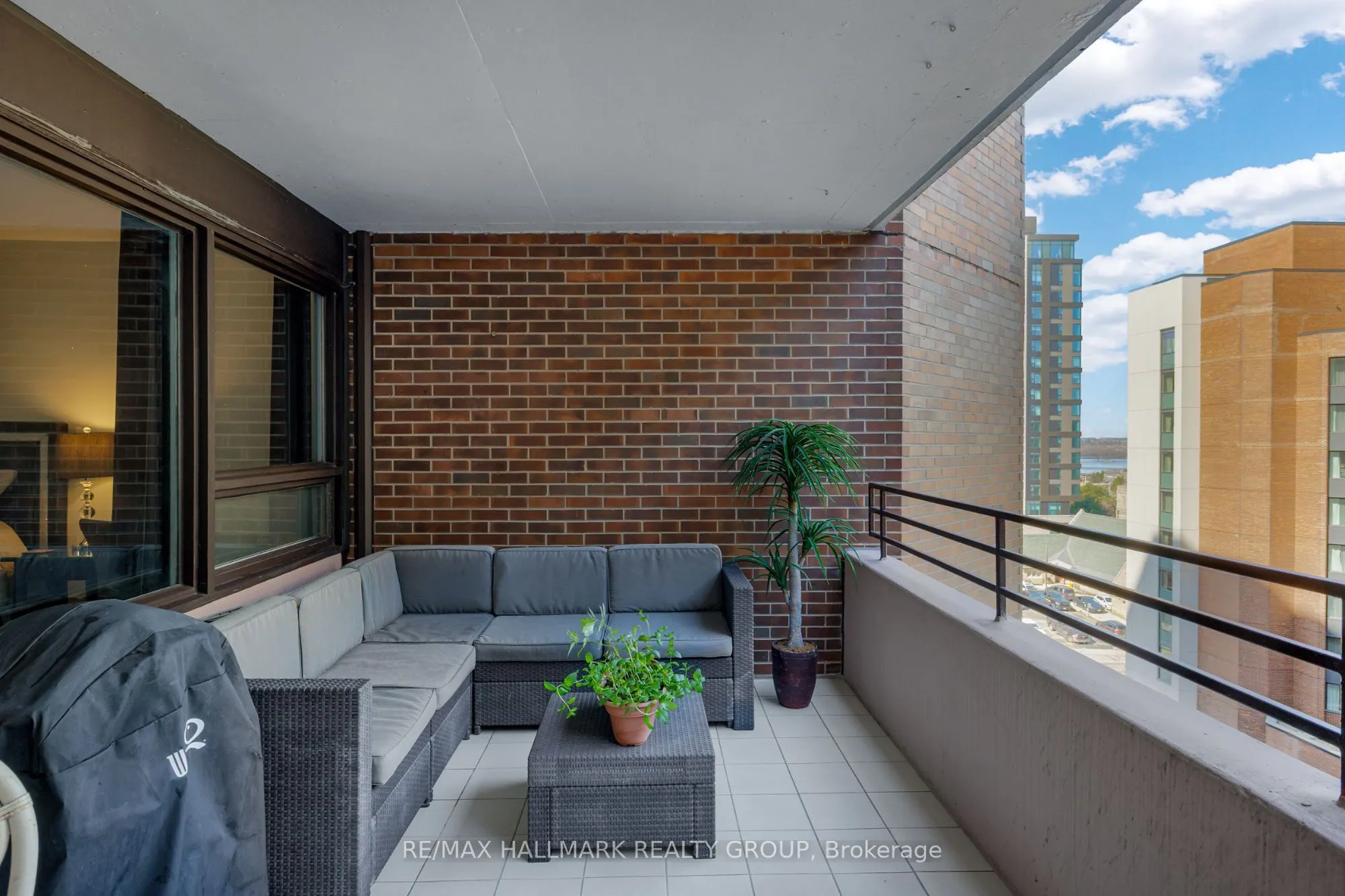 151 Bay Street #810