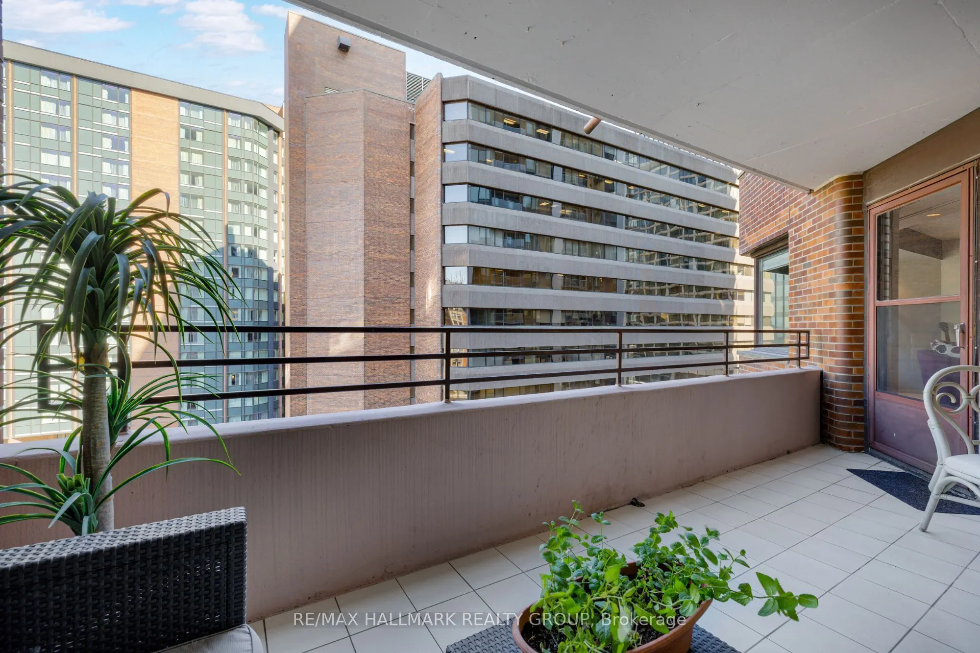 151 Bay Street #810