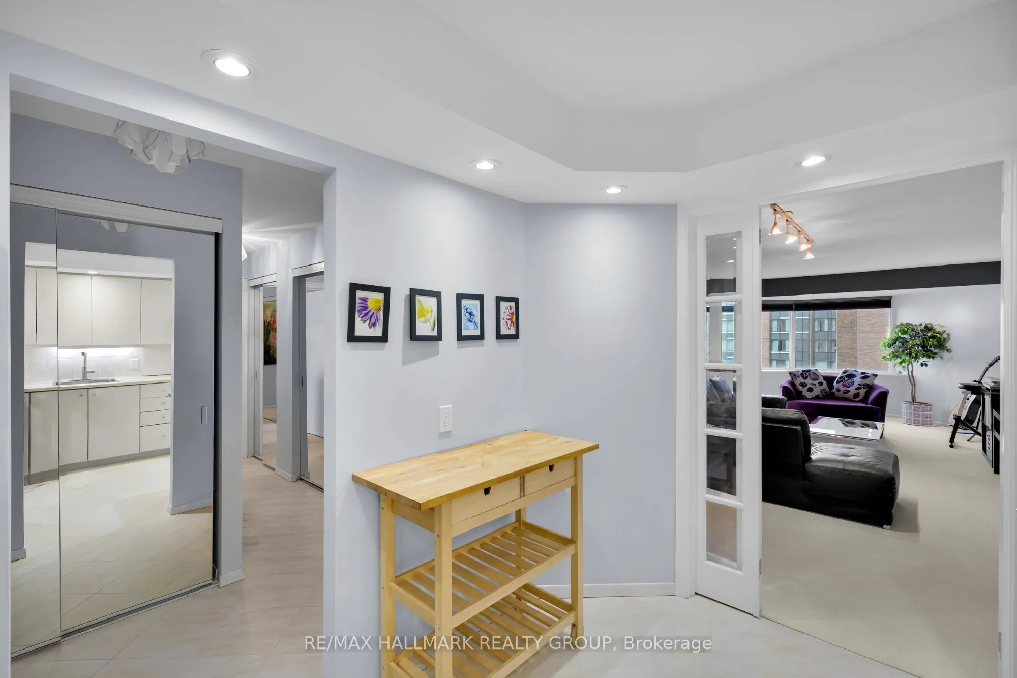 151 Bay Street #810
