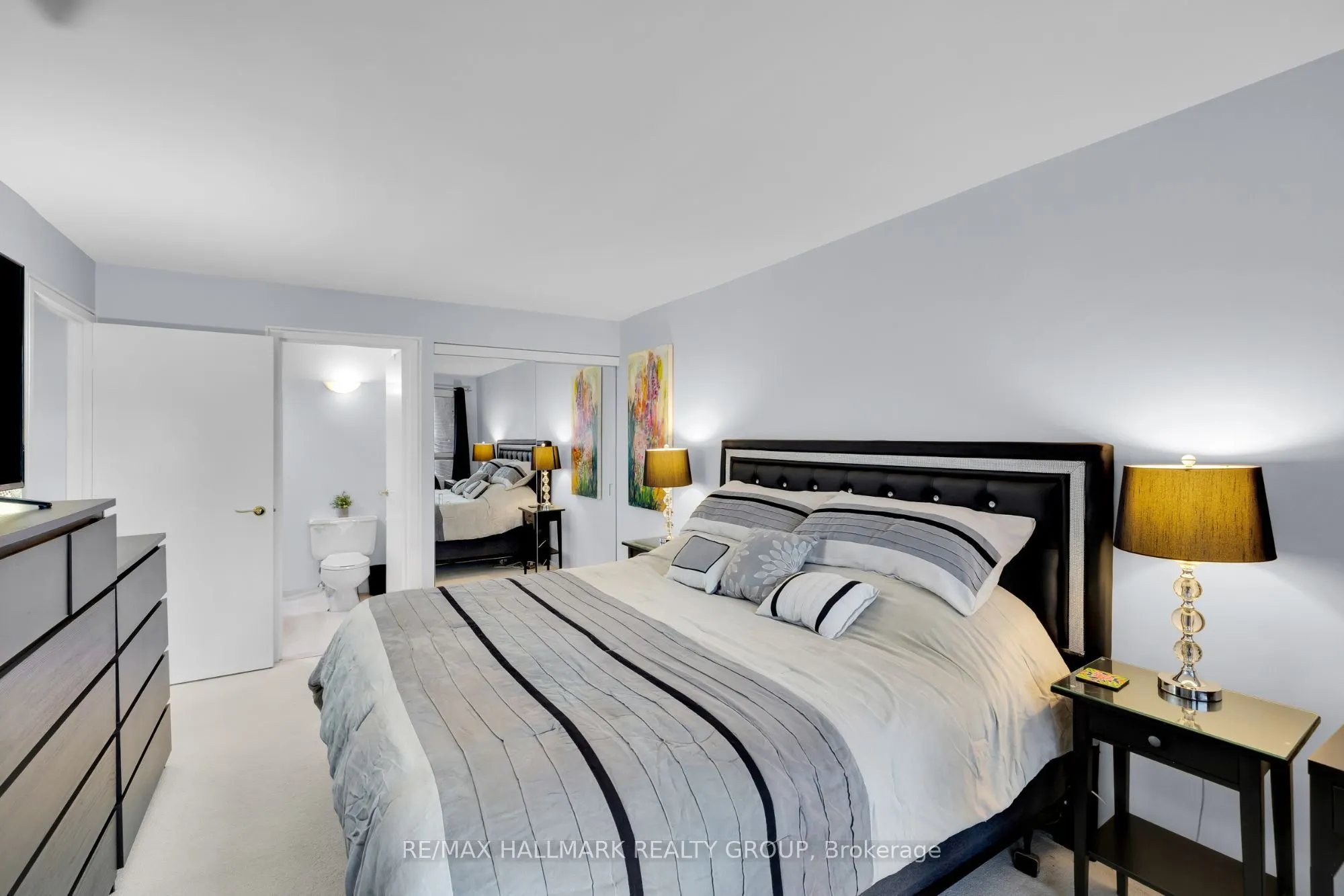 151 Bay Street #810