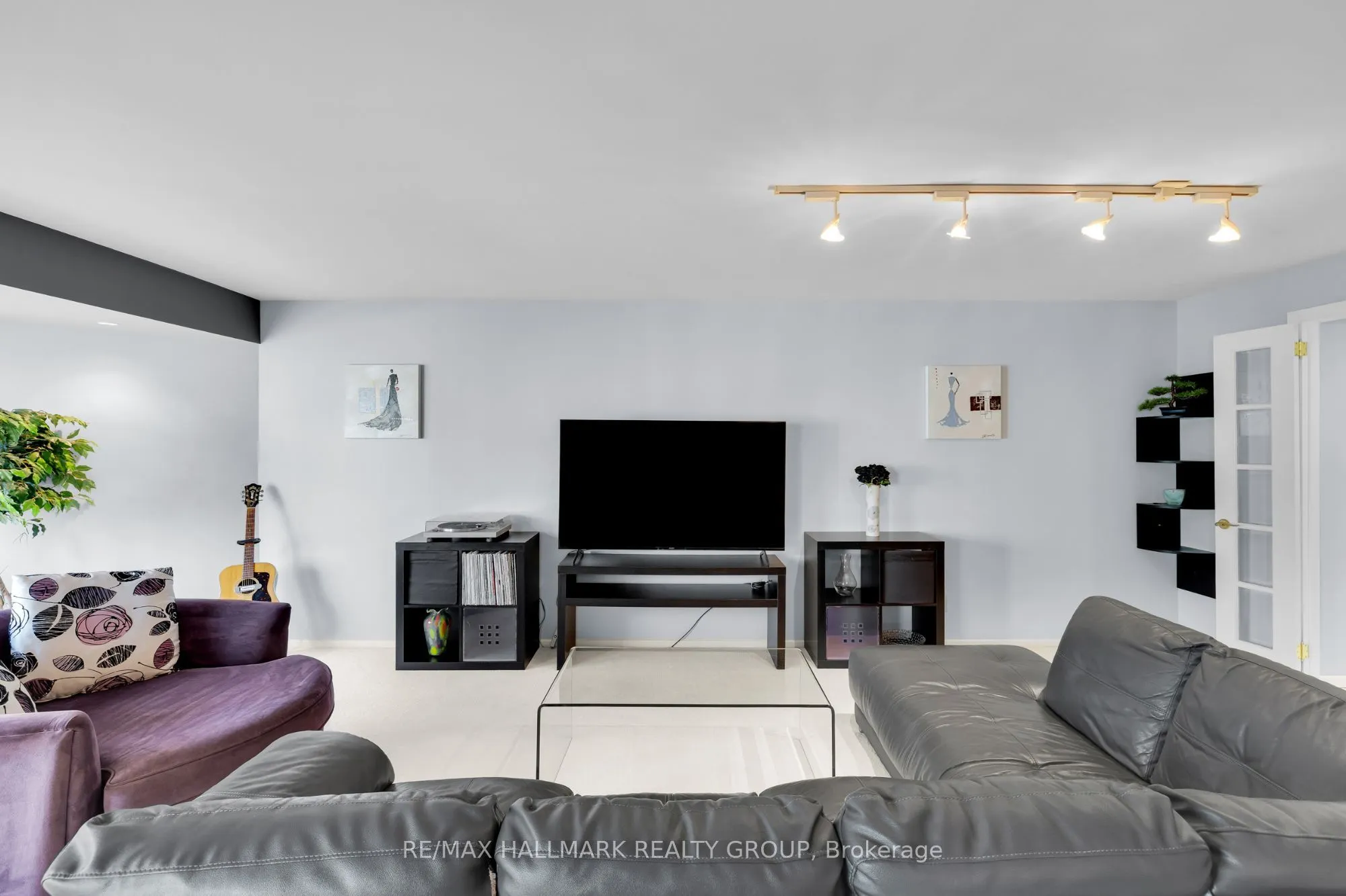 151 Bay Street #810